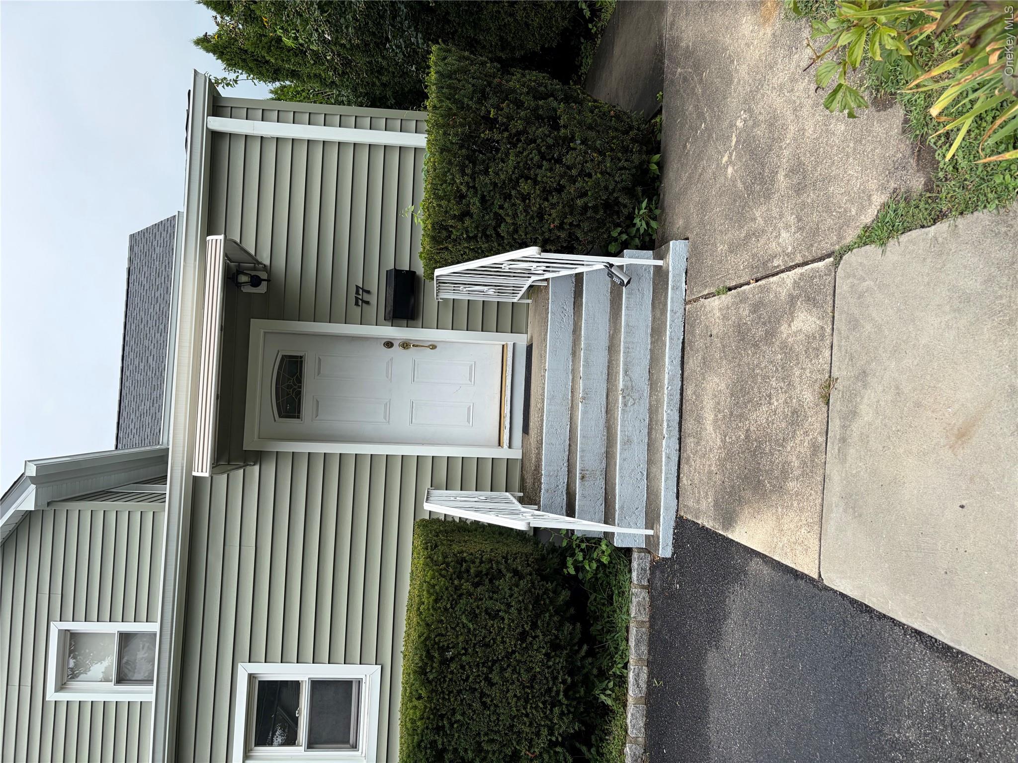 77 W Washington Avenue – For Rent