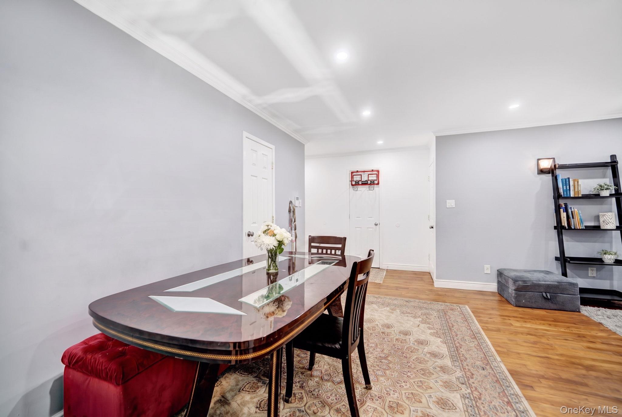 140-35 Burden Crescent, Unit 402 photo 7