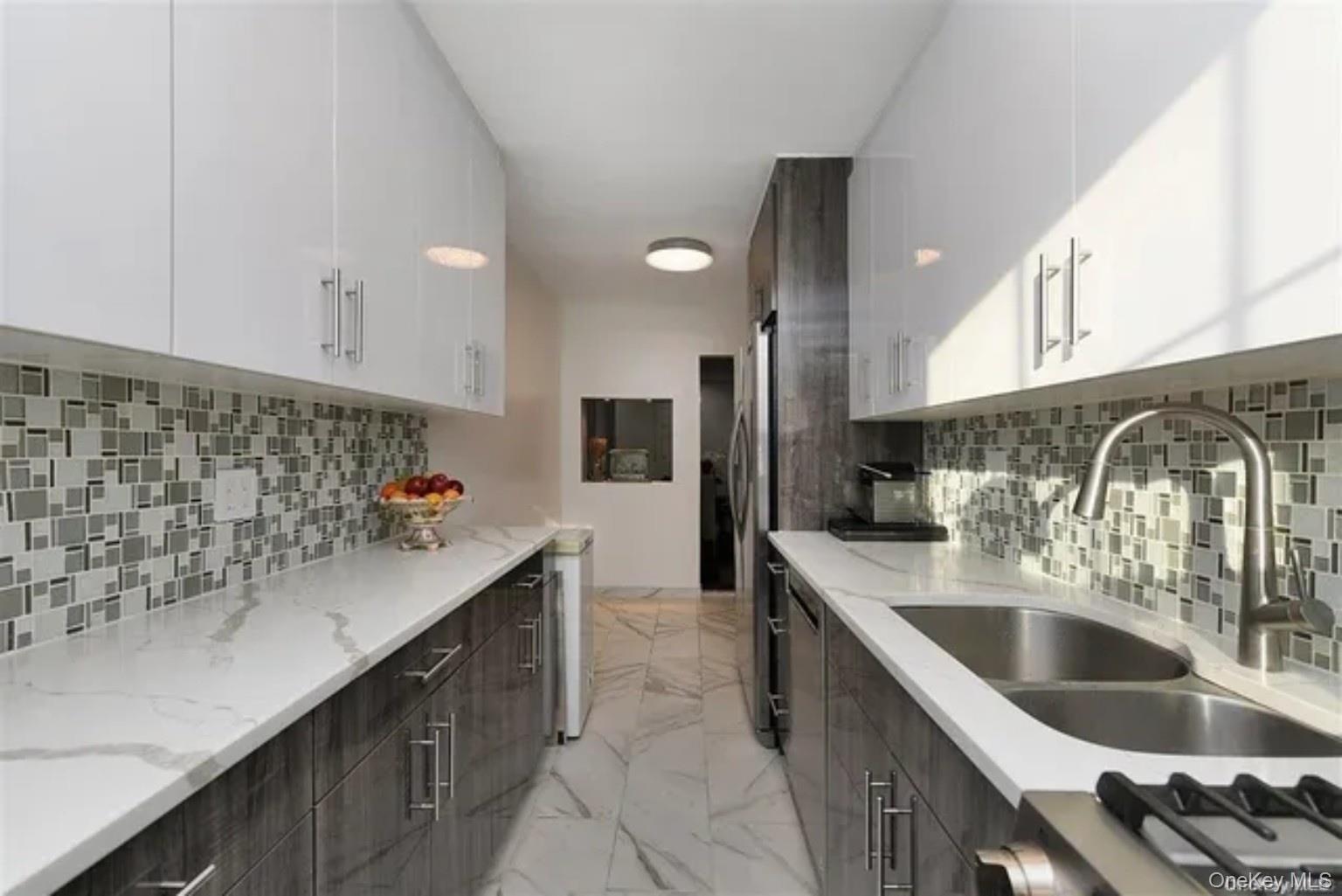 140-35 Burden Crescent, Unit 402 photo 11
