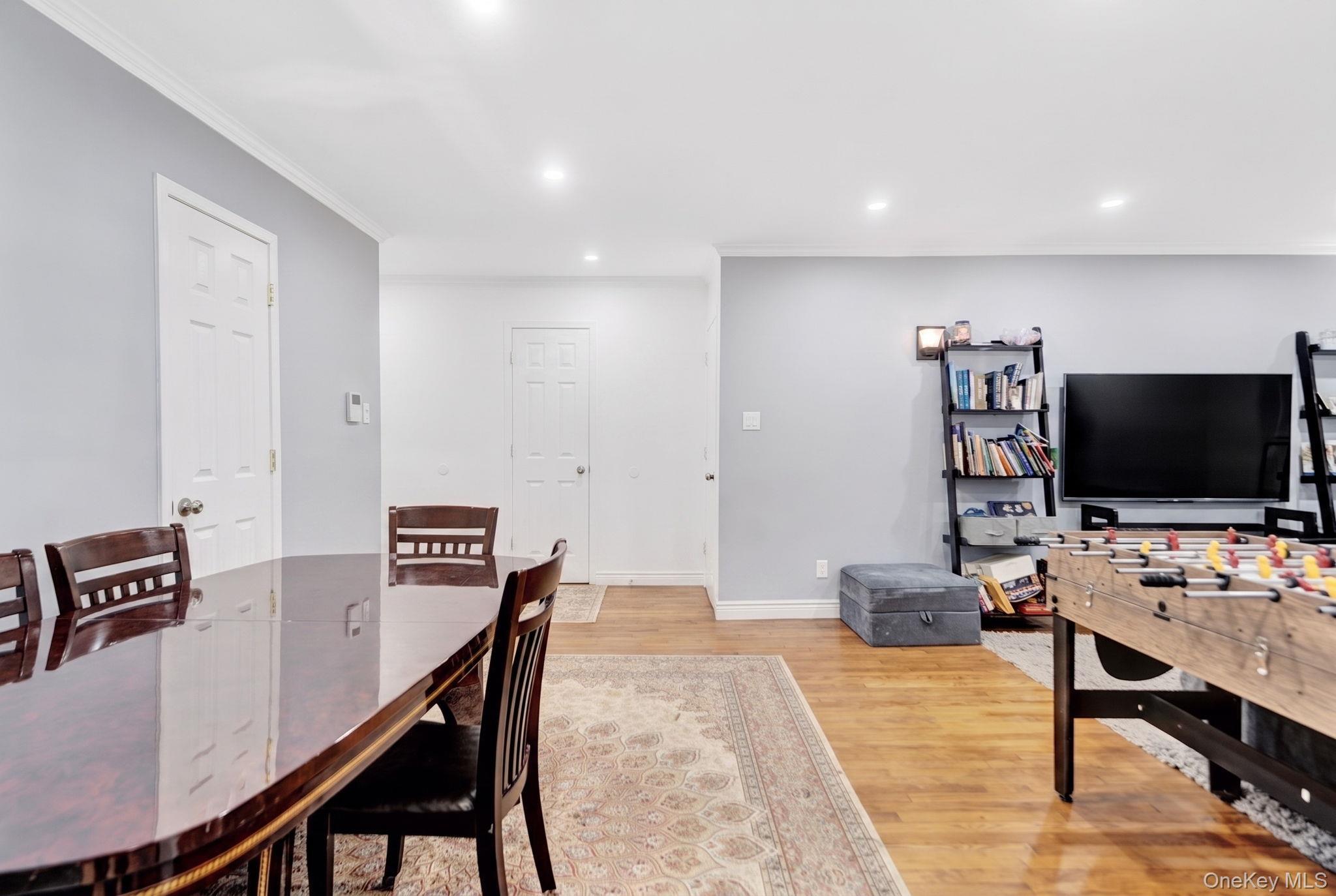 140-35 Burden Crescent, Unit 402 photo 4