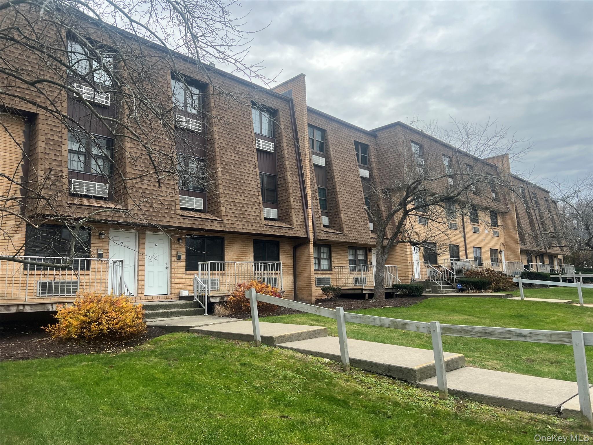 408 Carpenter Avenue, Unit 24 photo 2