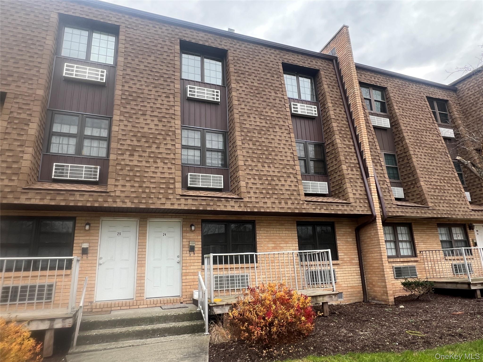 408 Carpenter Avenue, Unit 24