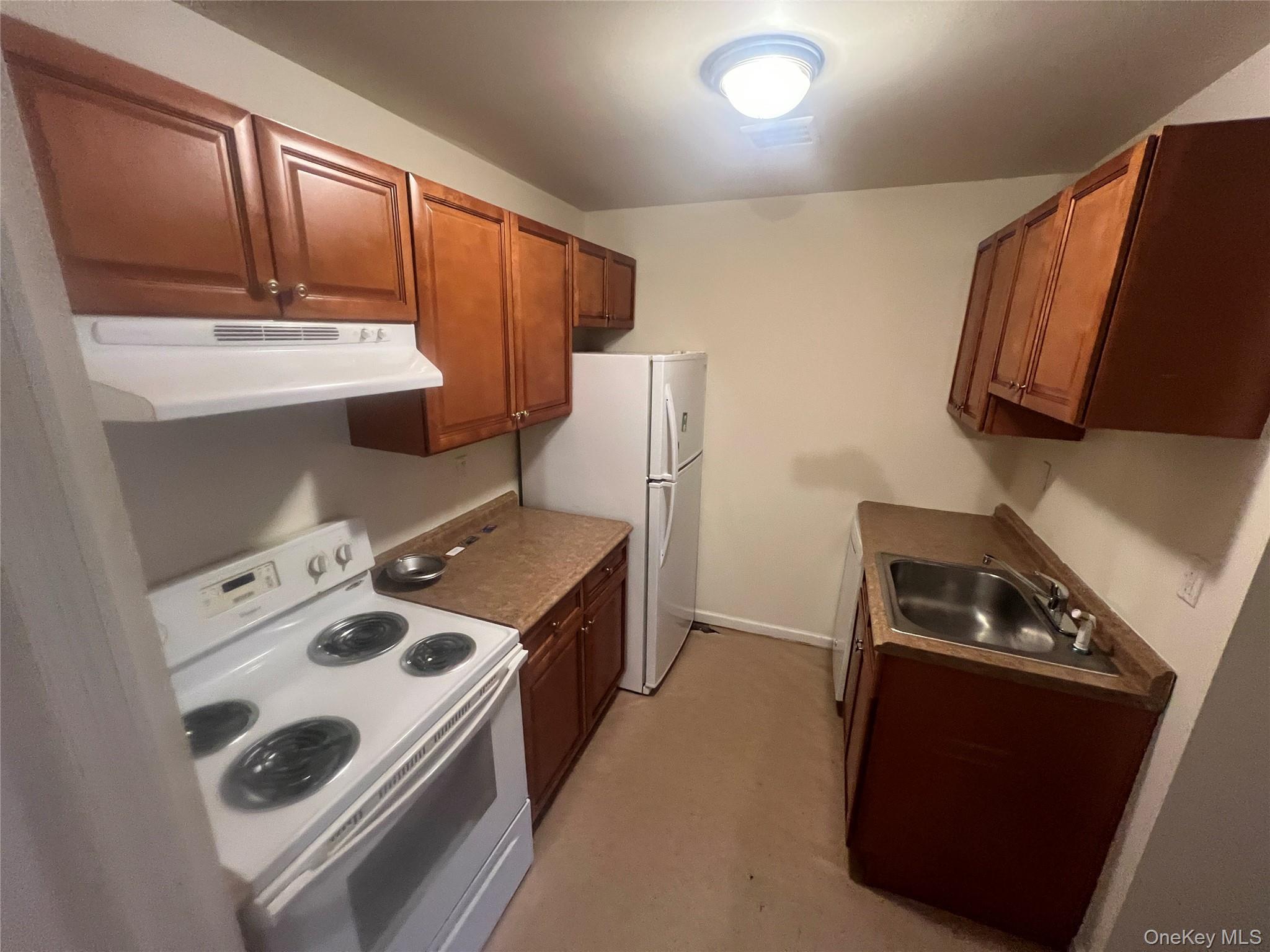 408 Carpenter Avenue, Unit 24 photo 3