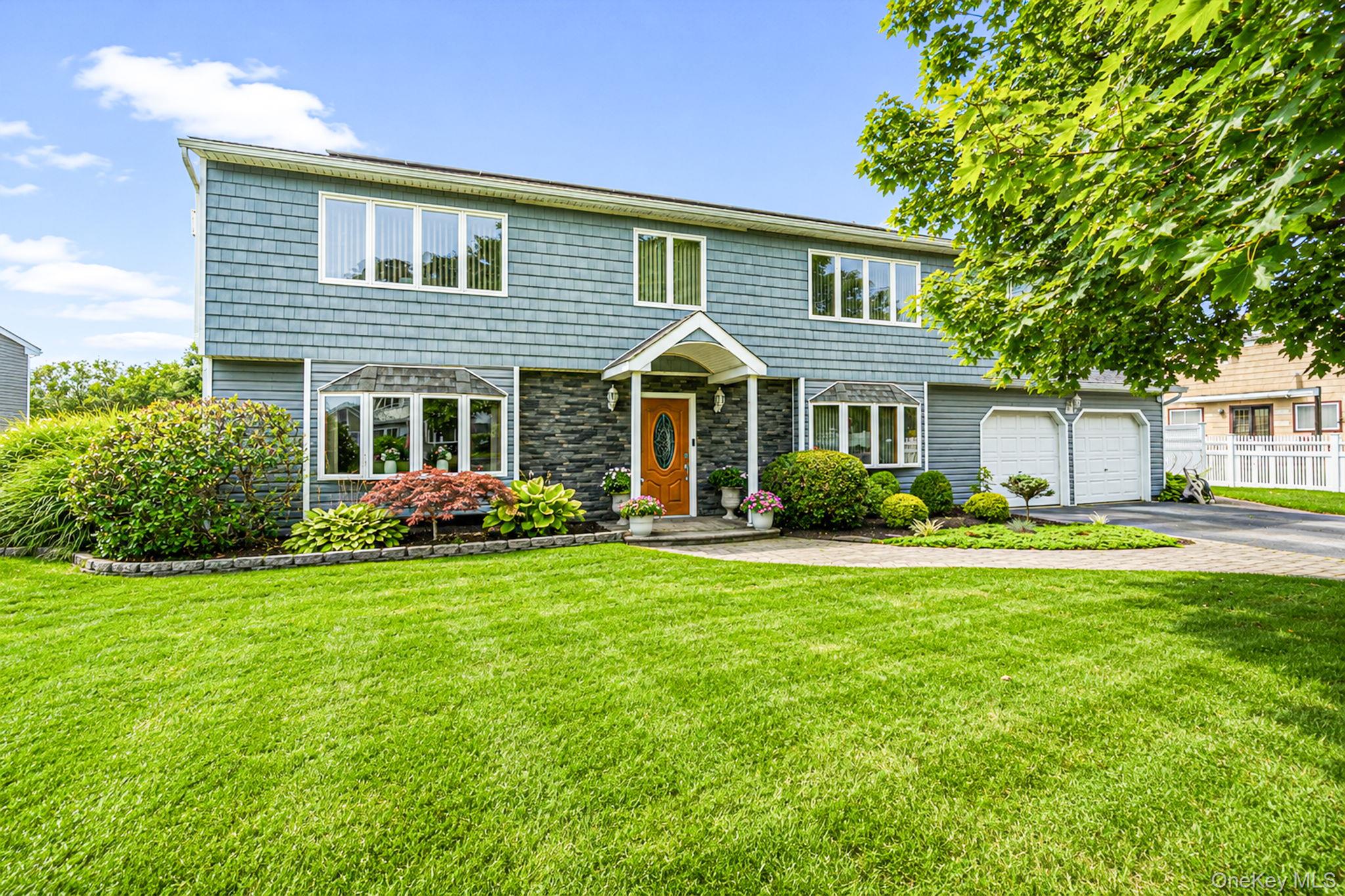 4 Loma Street – For Sale photo 2