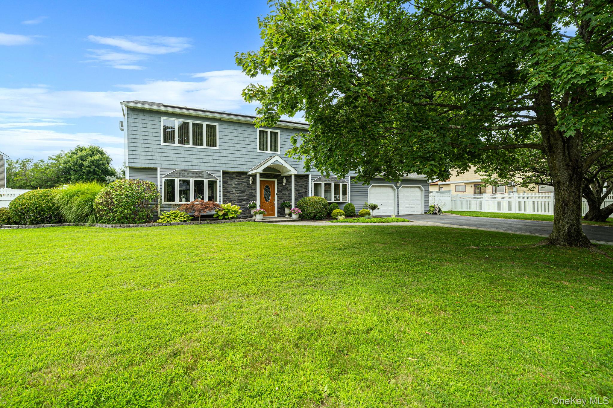 4 Loma Street – For Sale photo 3