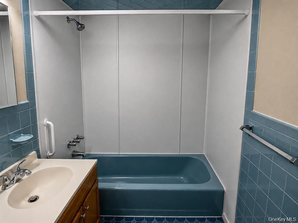 2043 Mayflower Avenue – For Sale photo 9