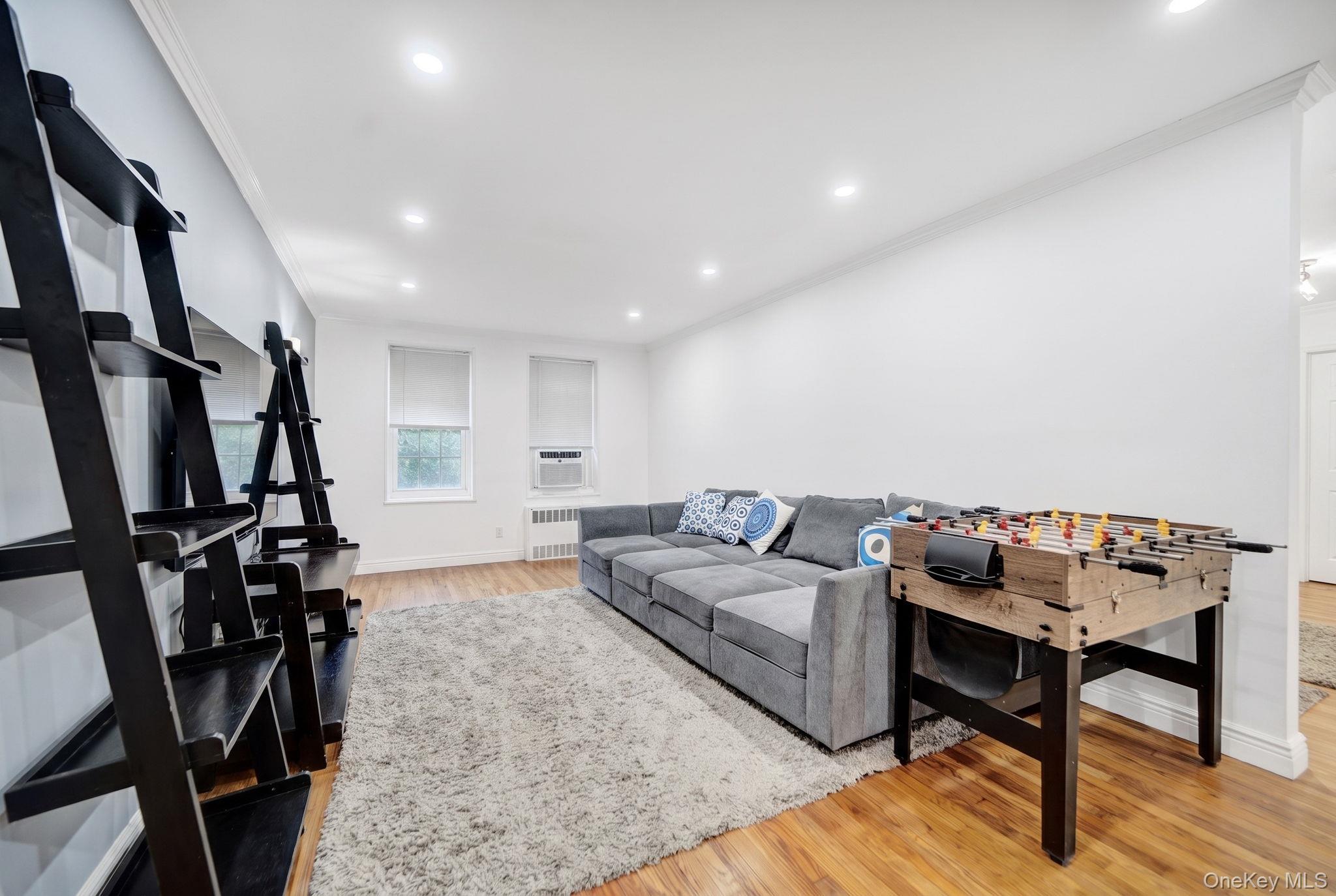 140-35 Burden Crescent, Unit 402 photo 7