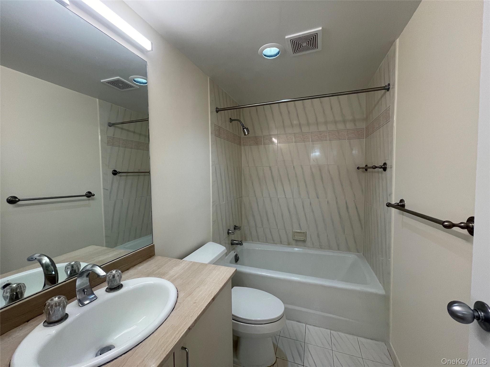 50 E Hartsdale Avenue, Unit 1H photo 13