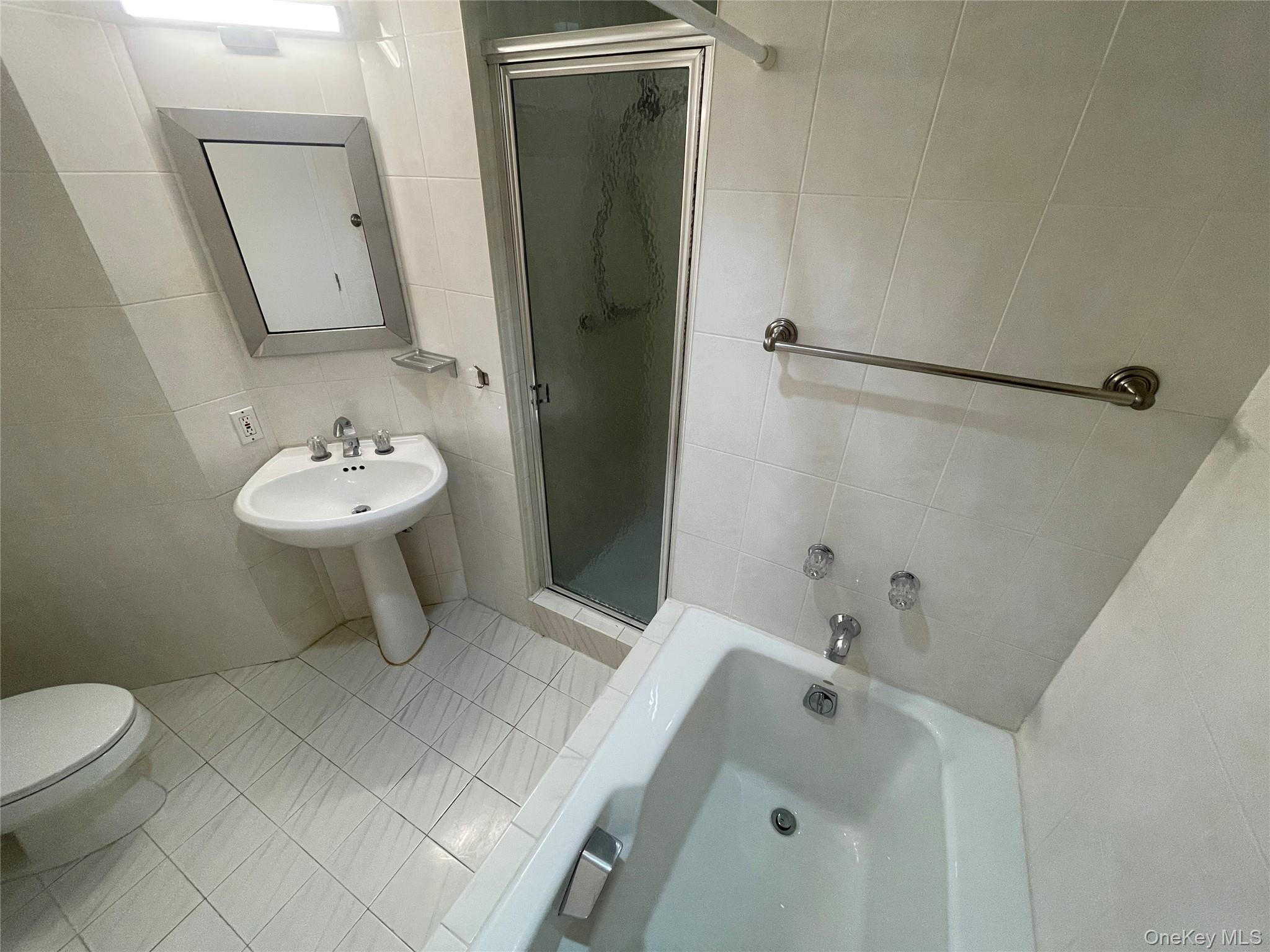 50 E Hartsdale Avenue, Unit 1H photo 10