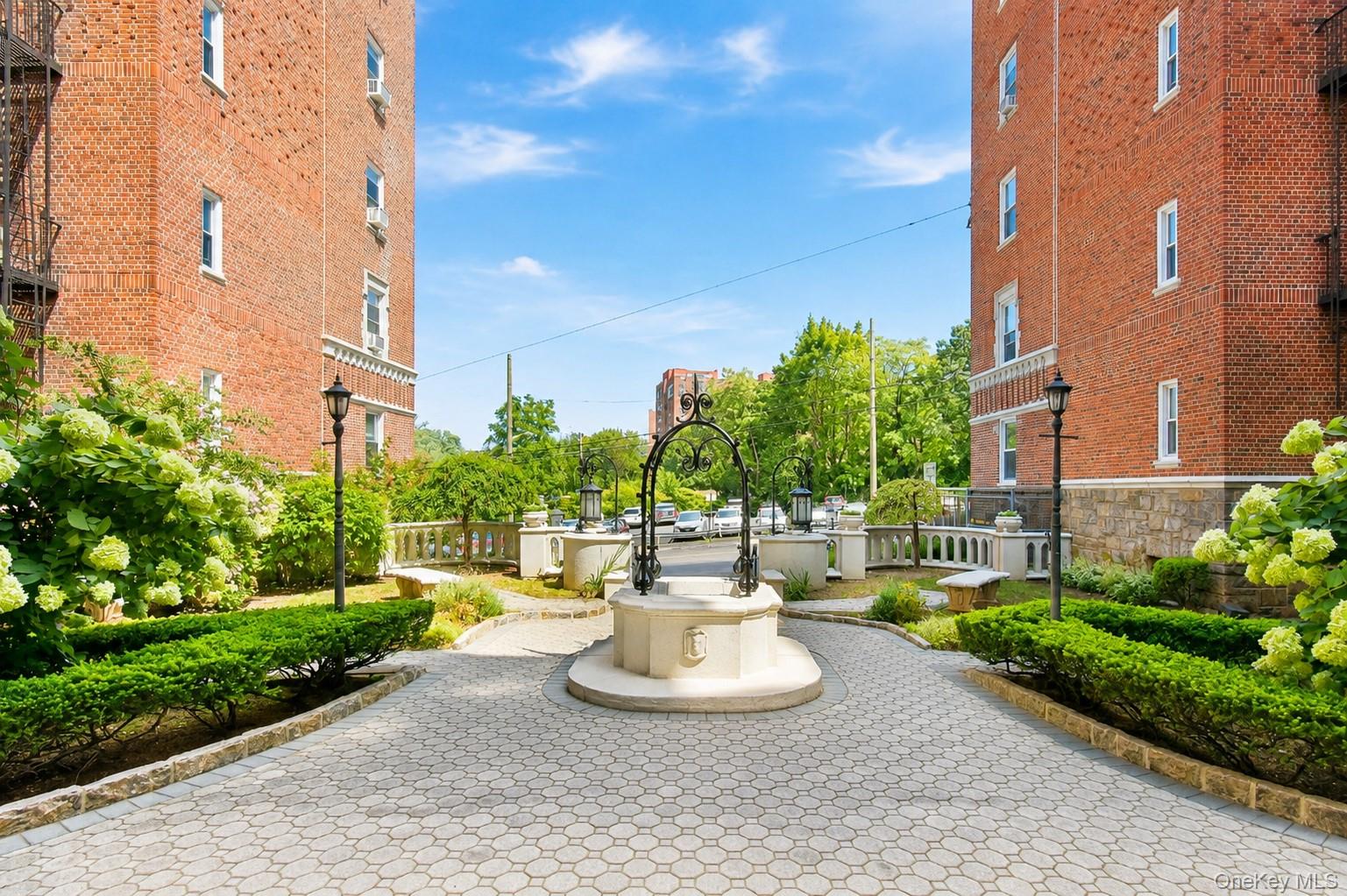 60 W Broad Street, Unit 1L photo 2