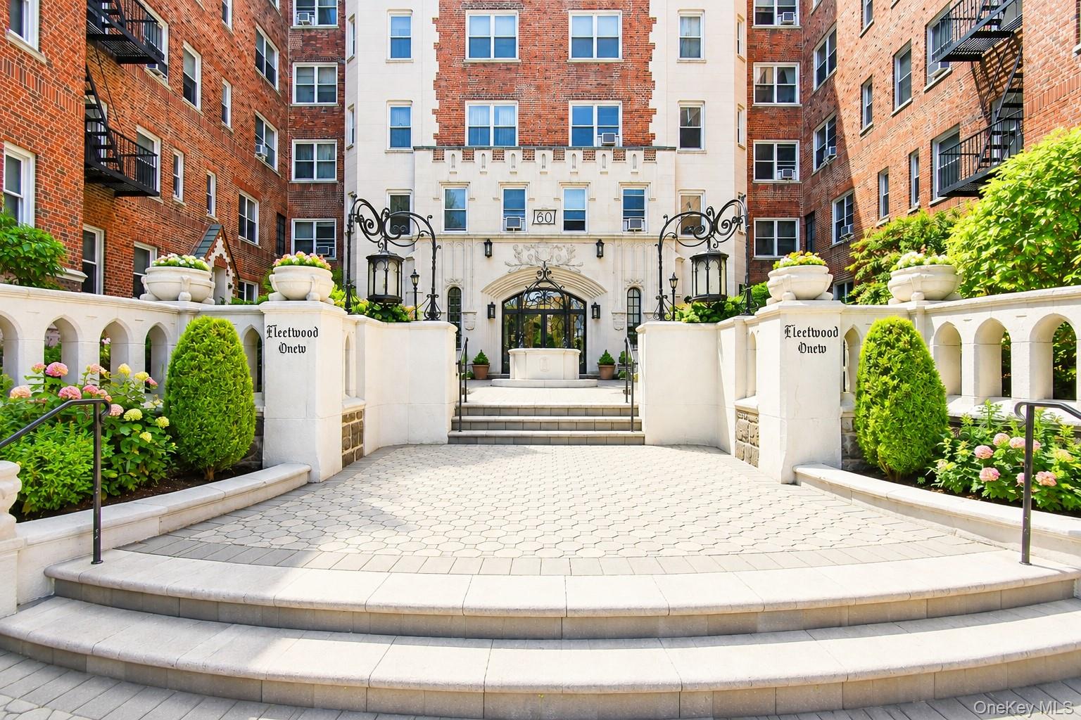 60 W Broad Street, Unit 1L