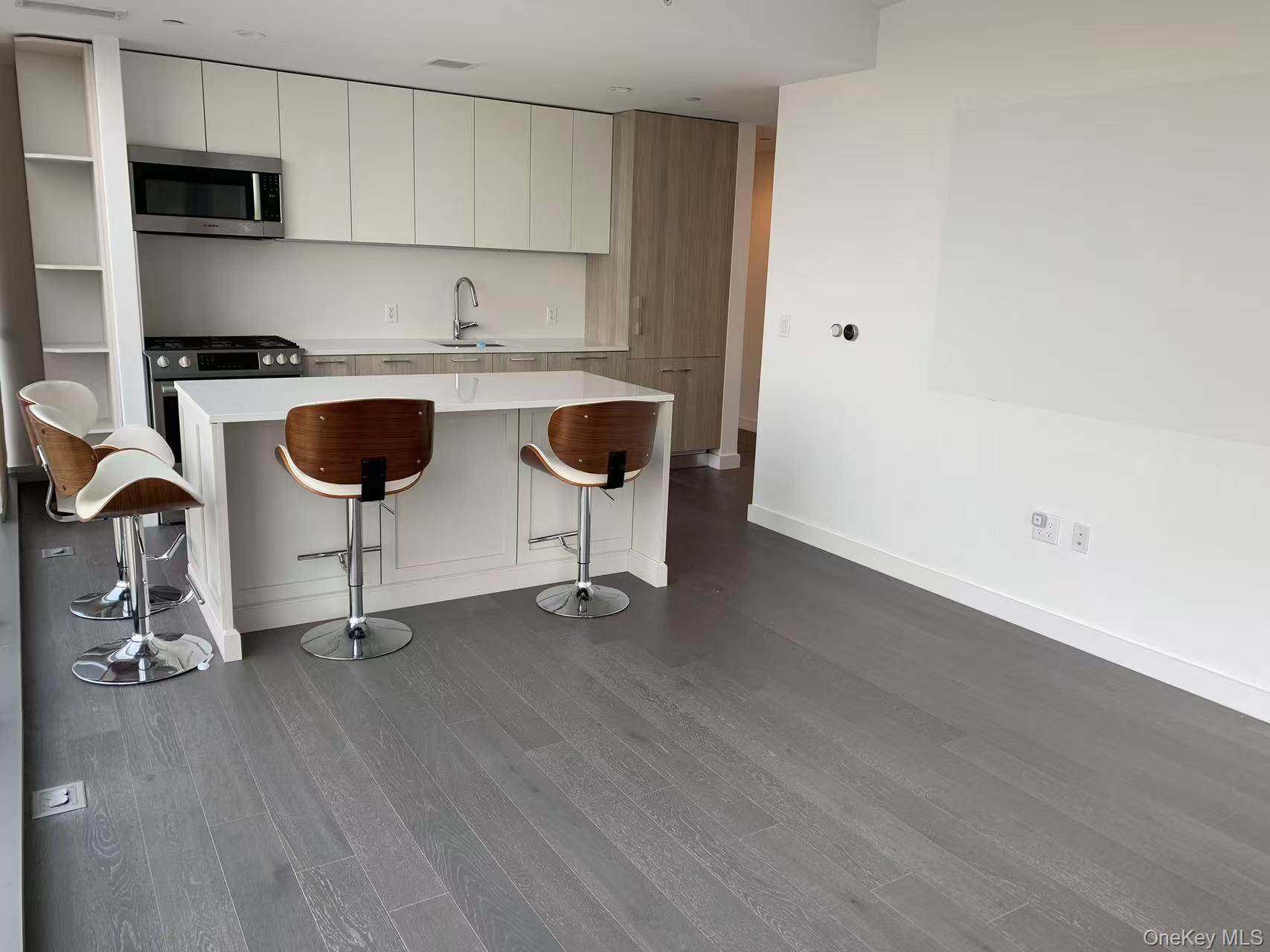 131-03 40th Road, Unit 12N photo 2