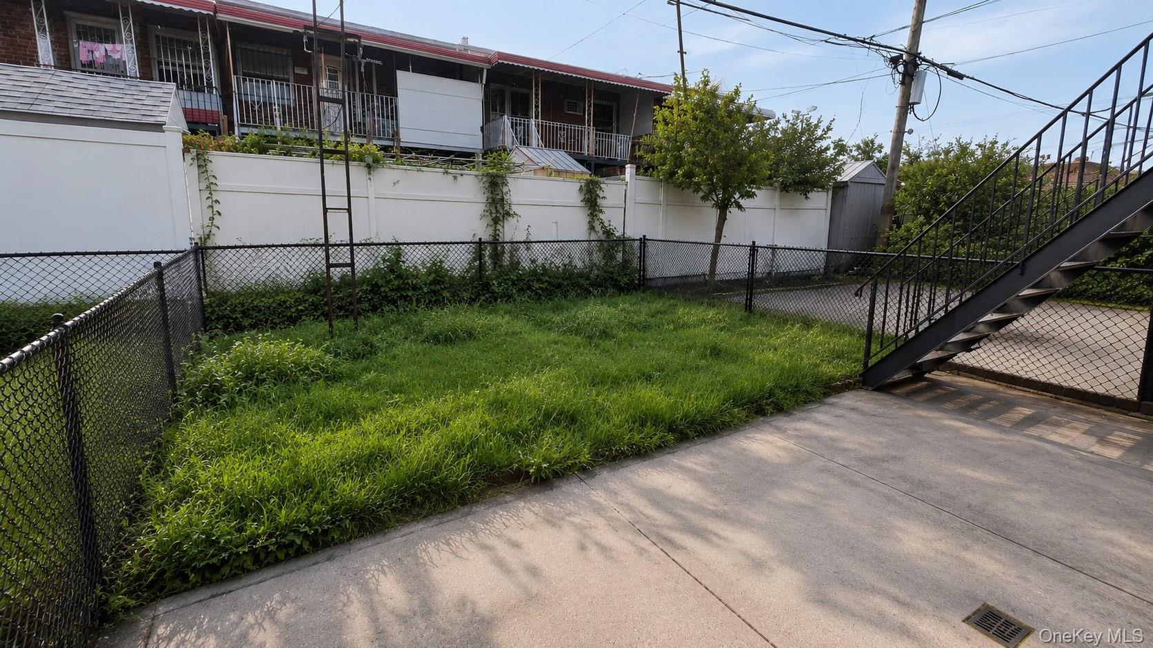 3251 72nd Street – For Sale photo 13