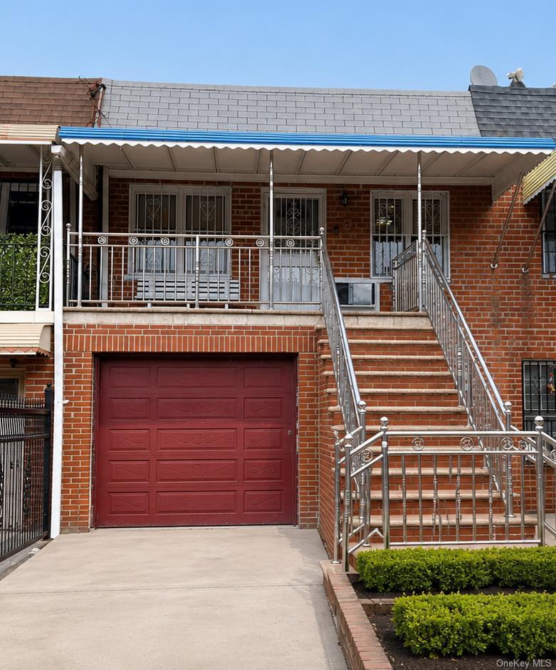 3251 72nd Street – For Sale