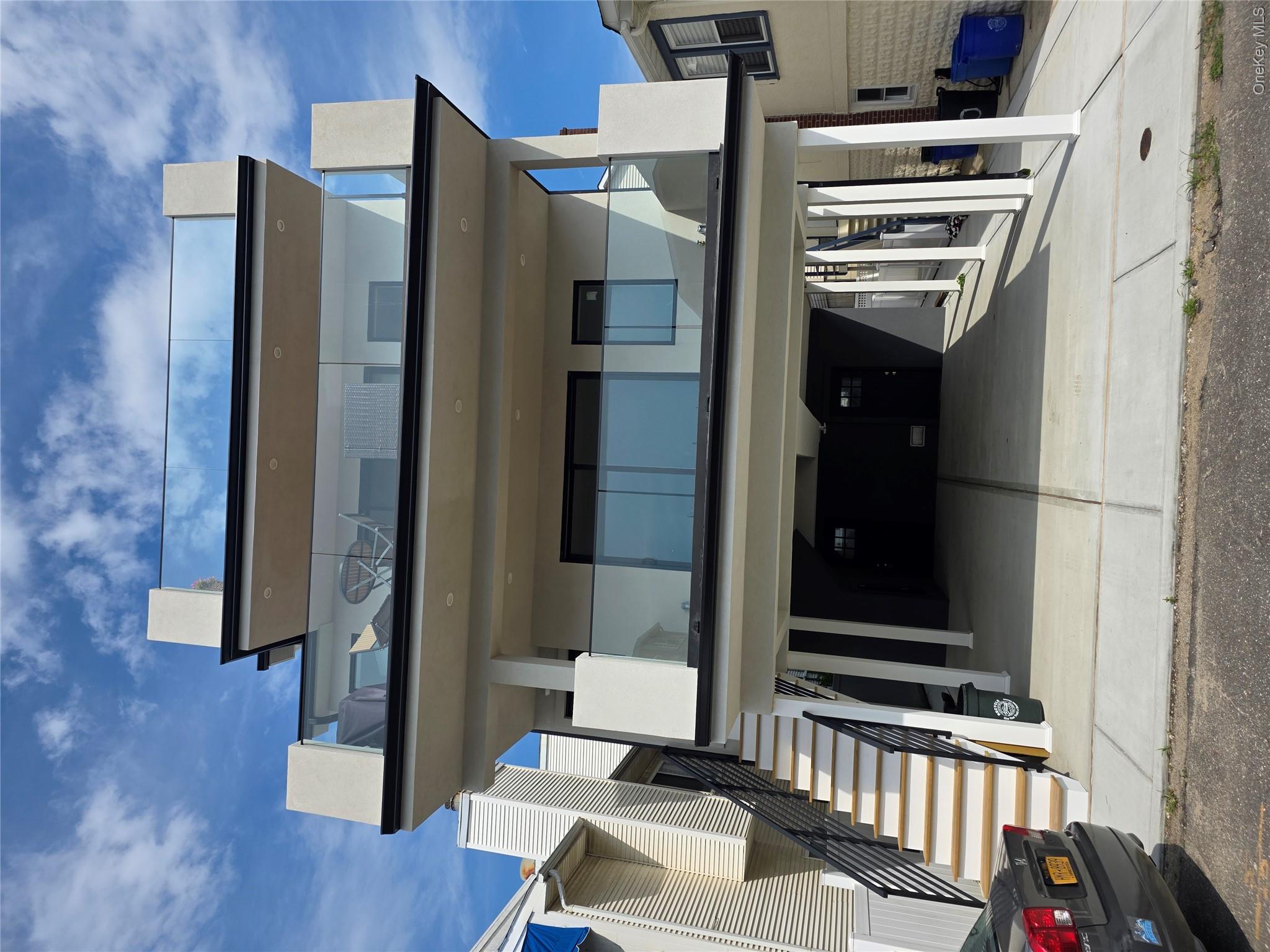 72 Ohio Avenue, Unit Lower