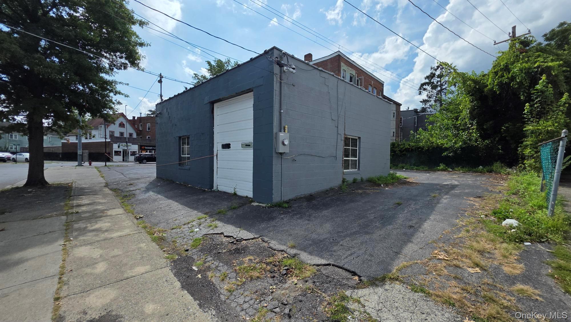 643 Main Street – For Sale photo 3