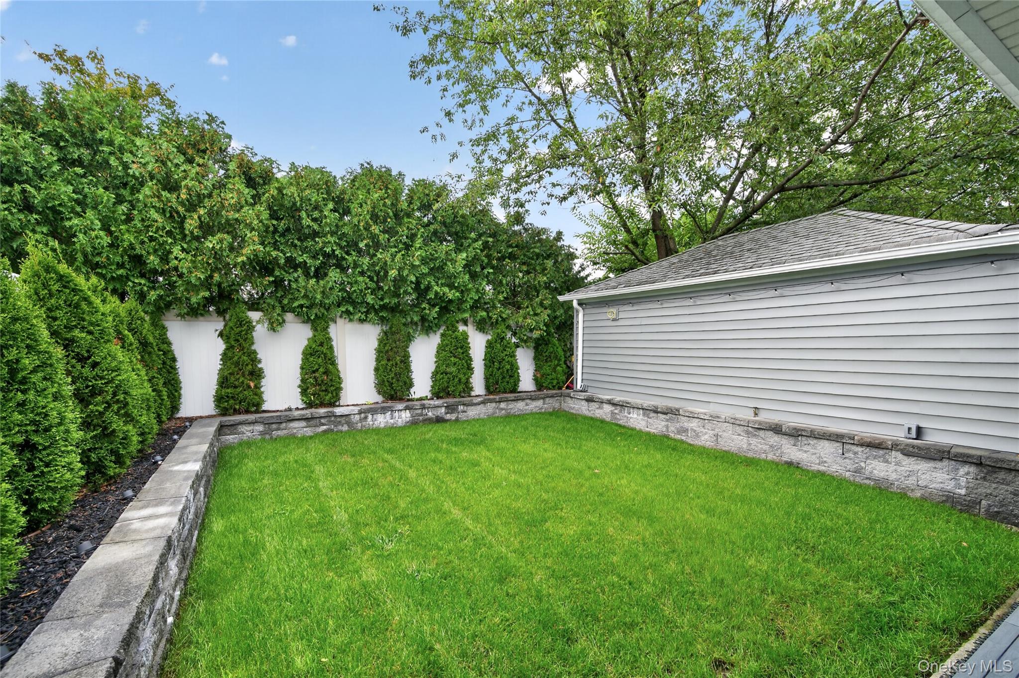 344 Houston Avenue – For Sale photo 21
