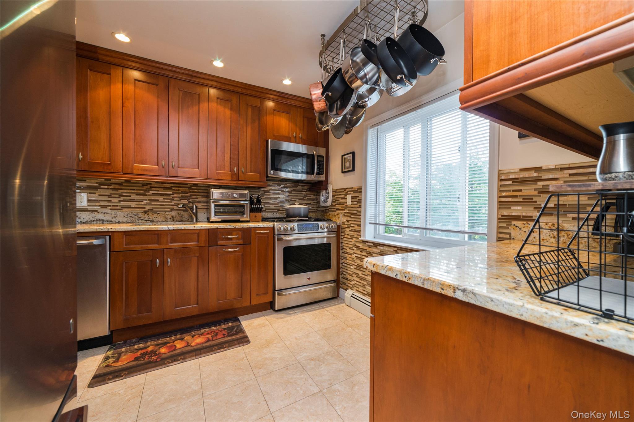 838 Pelhamdale Avenue, Unit 2H photo 3