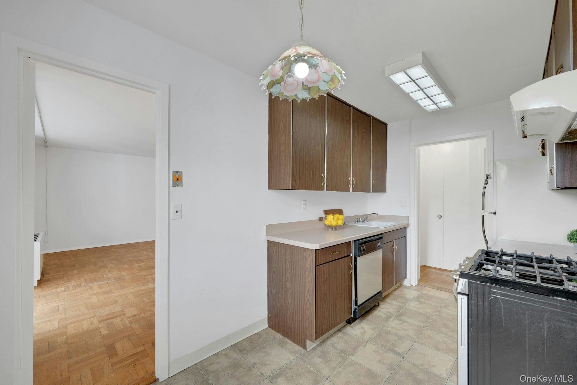 499 N Broadway, Unit 6B photo 9