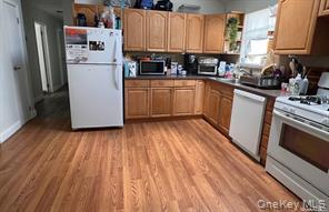 885 E Park Avenue, Unit Upper photo 5