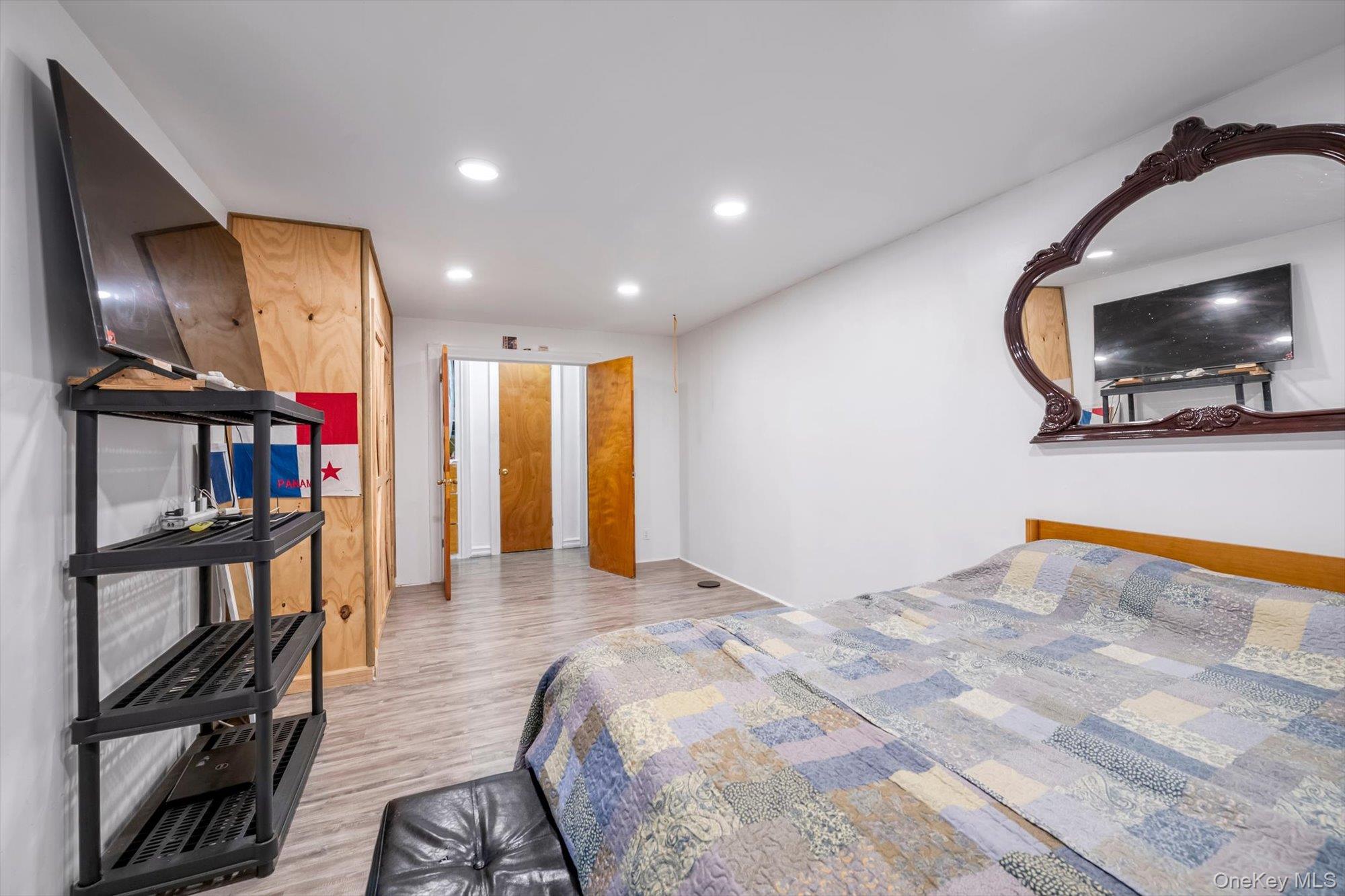 1711 Davidson Avenue, Unit 1N photo 5