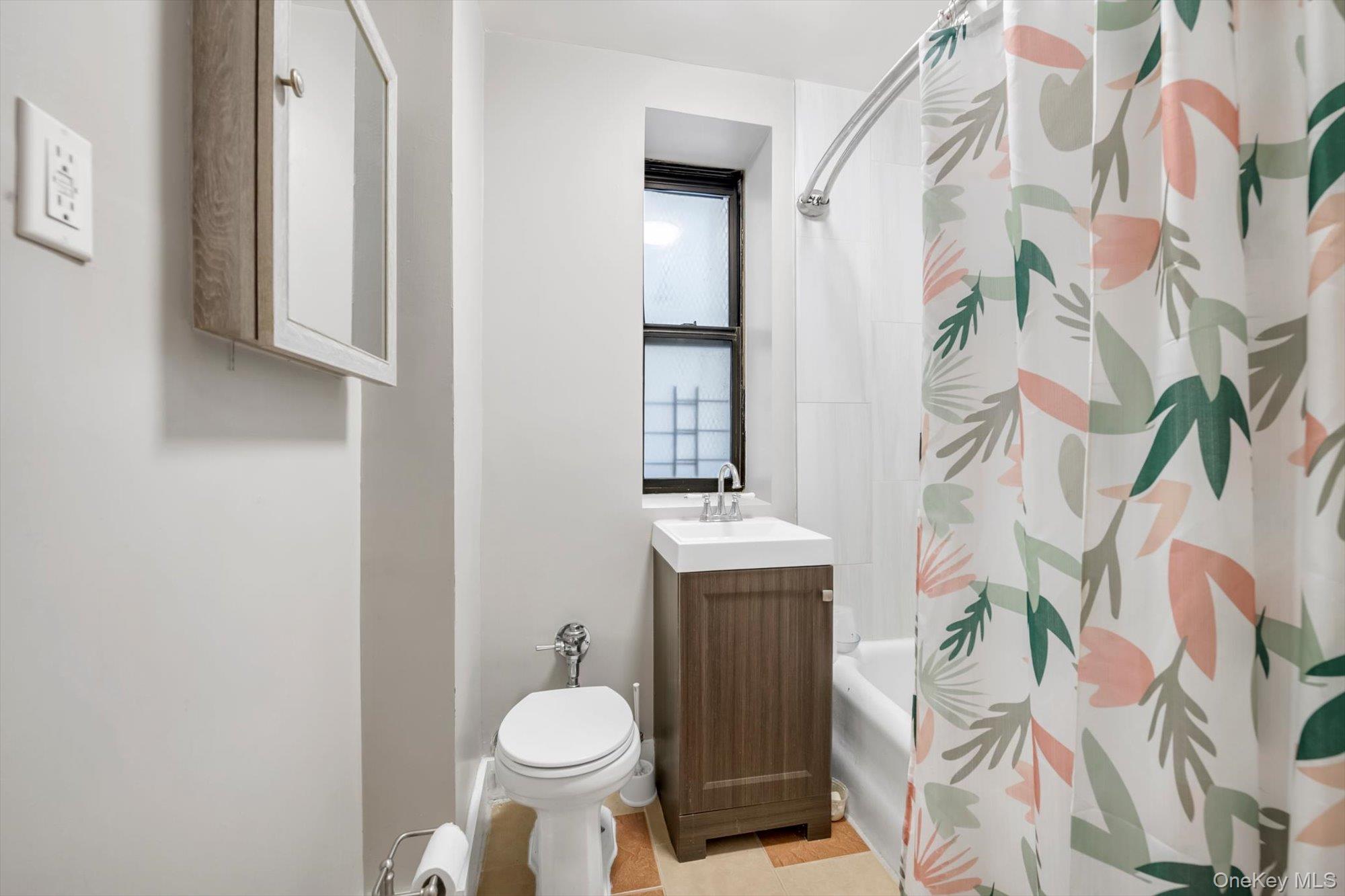 1711 Davidson Avenue, Unit 1N photo 8