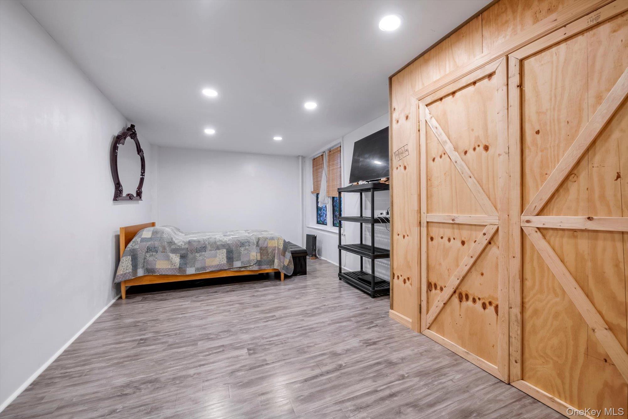 1711 Davidson Avenue, Unit 1N photo 4