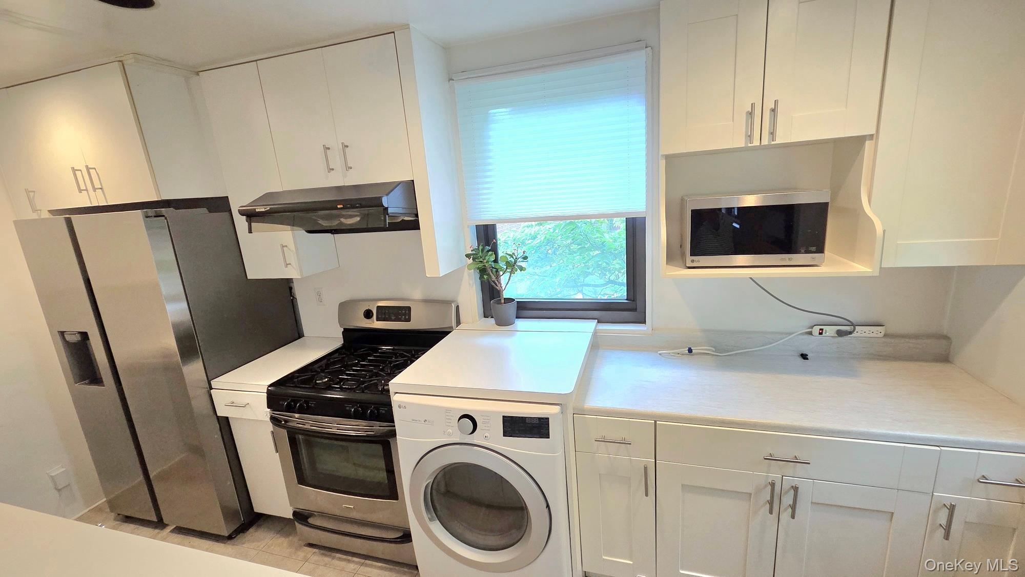 163-70 17th Avenue, Unit Upper Leve photo 4
