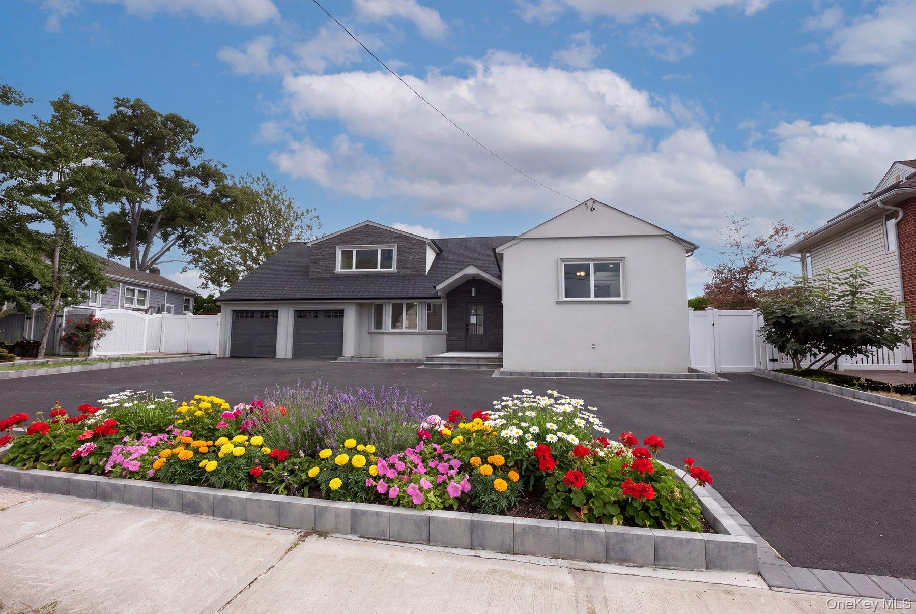 2819 Bay Drive – For Sale photo 2