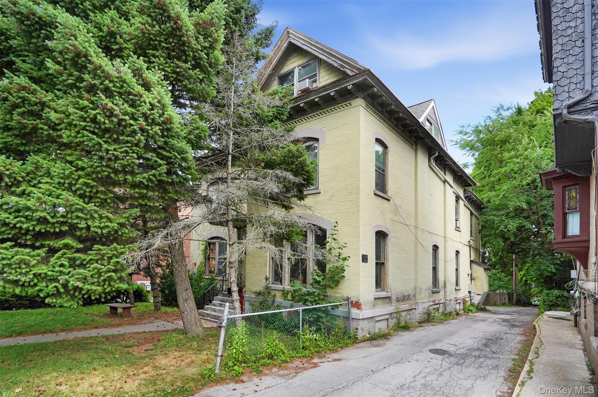 40 S Hamilton Street – For Sale photo 3