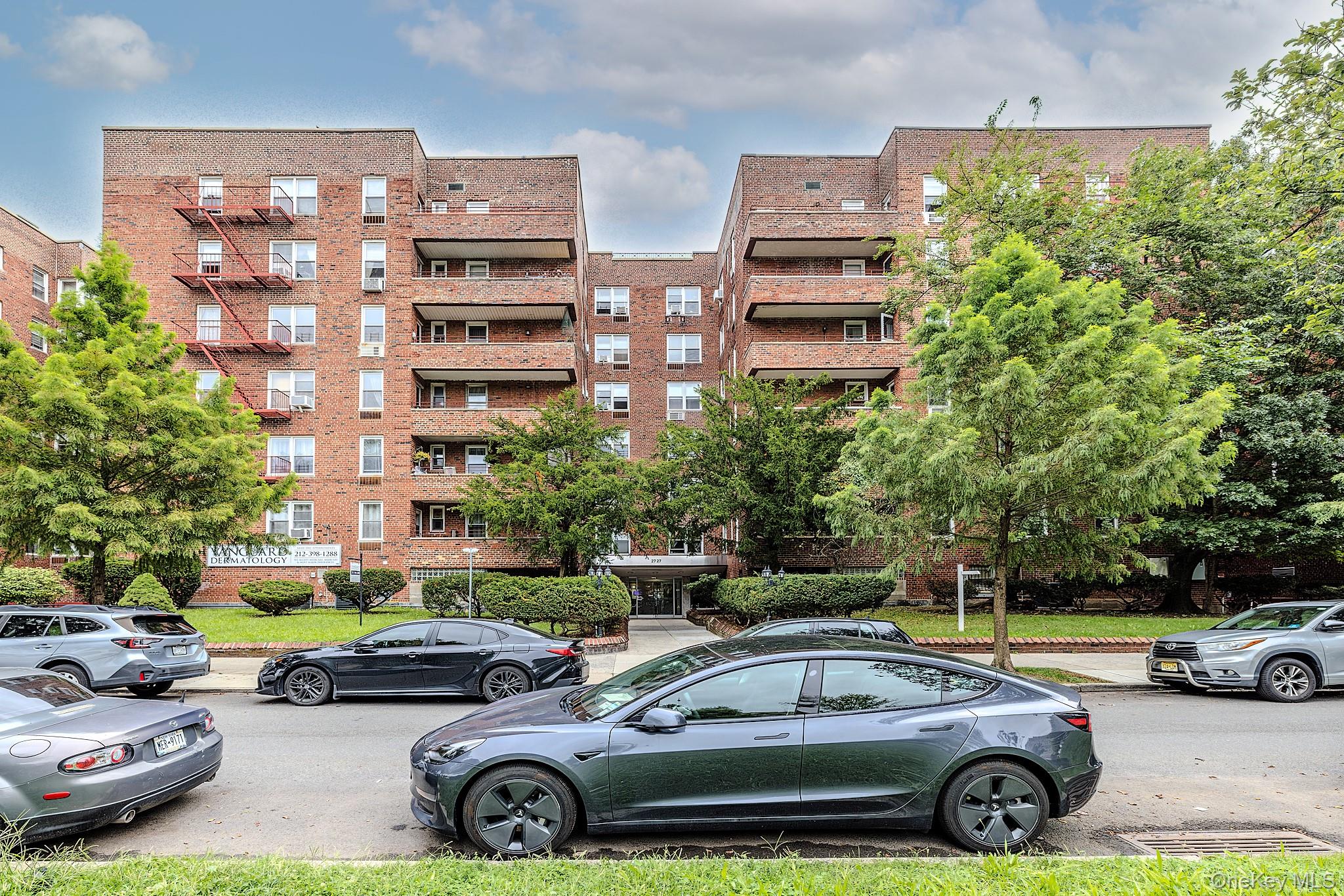 2727 Ocean Parkway, Unit D18