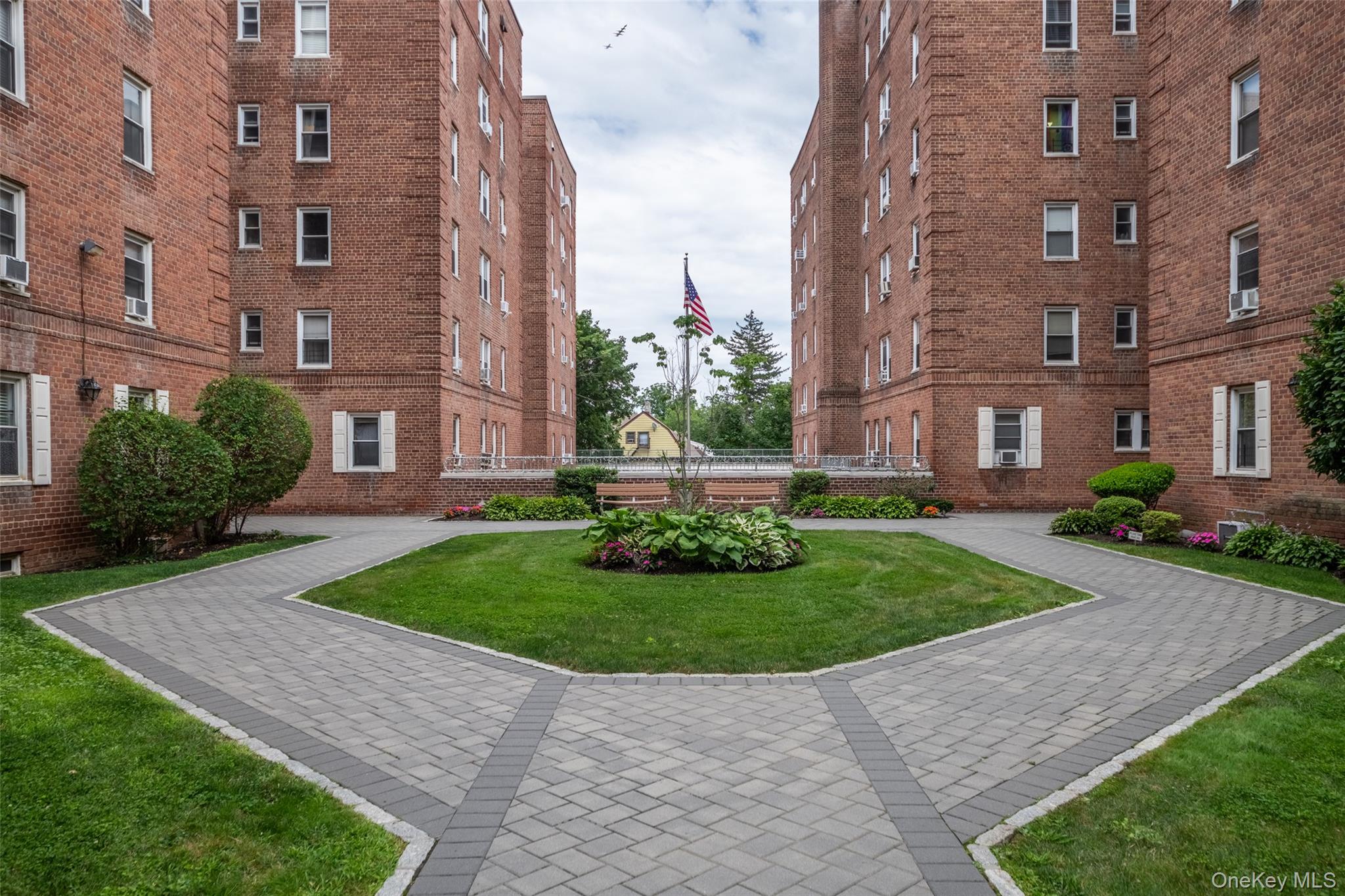 70 Locust Avenue, Unit B405 photo 2