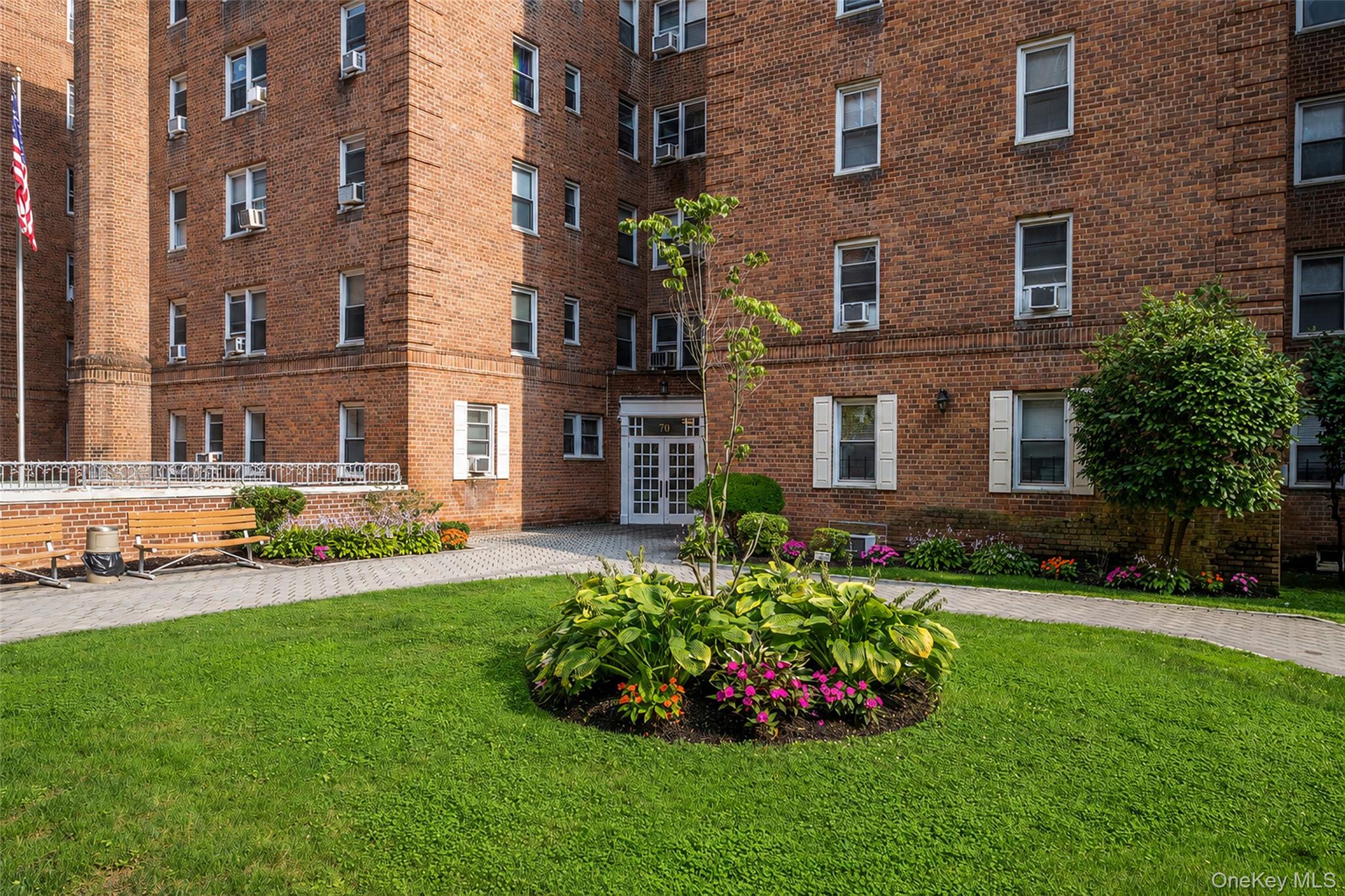 70 Locust Avenue, Unit B405 photo 4