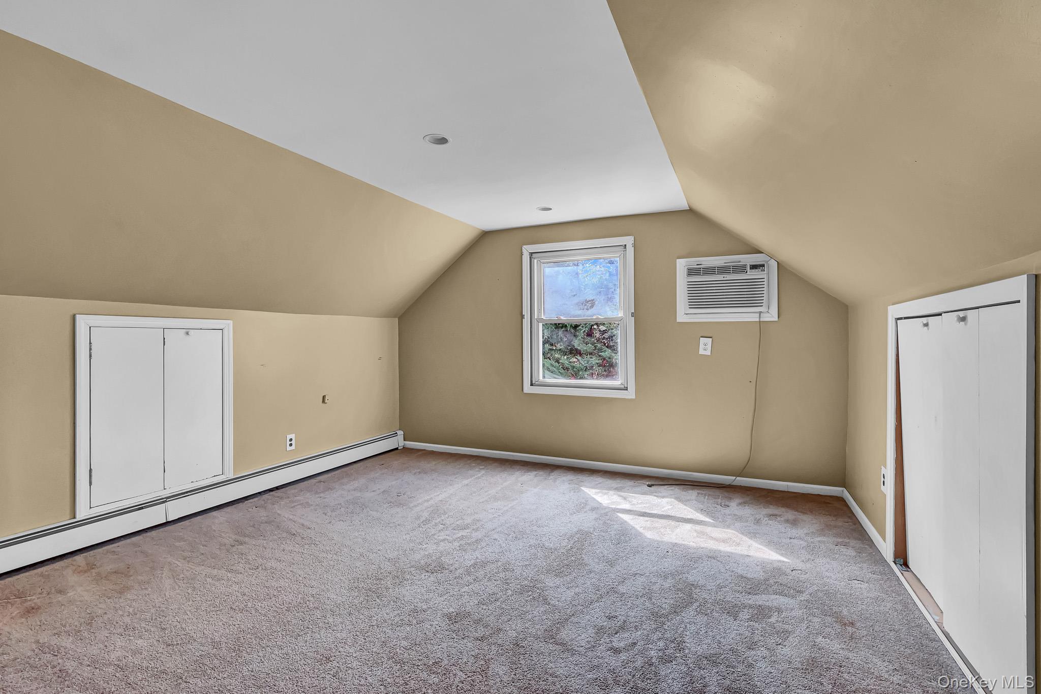 948 Simon Place – For Sale photo 31