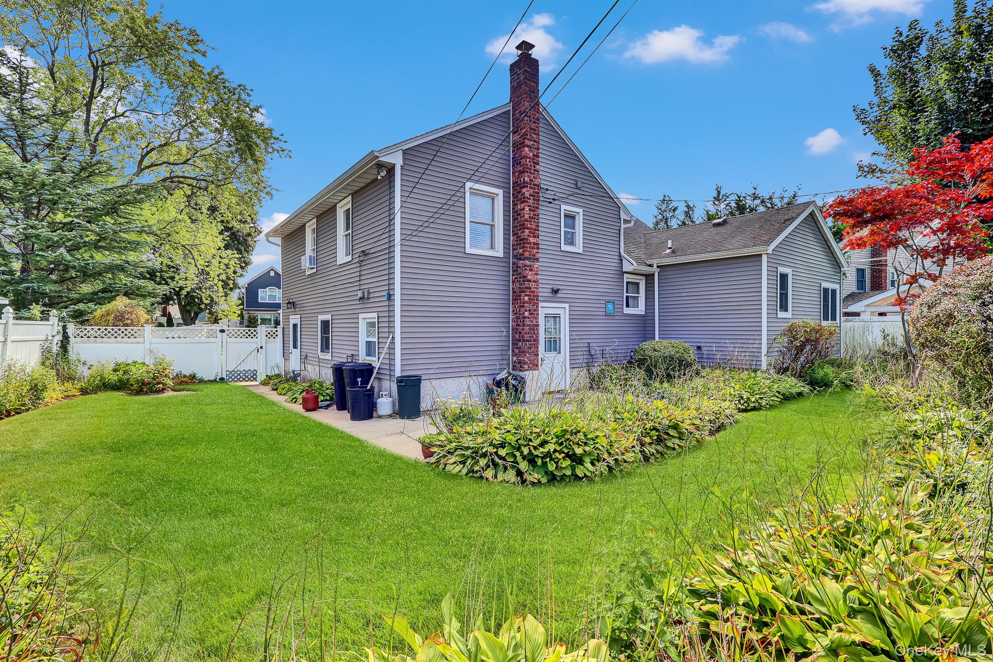 948 Simon Place – For Sale photo 11