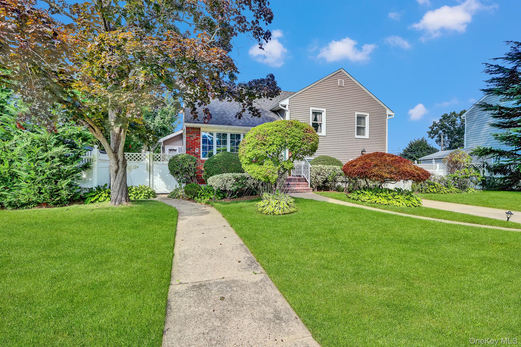 948 Simon Place – For Sale photo 9