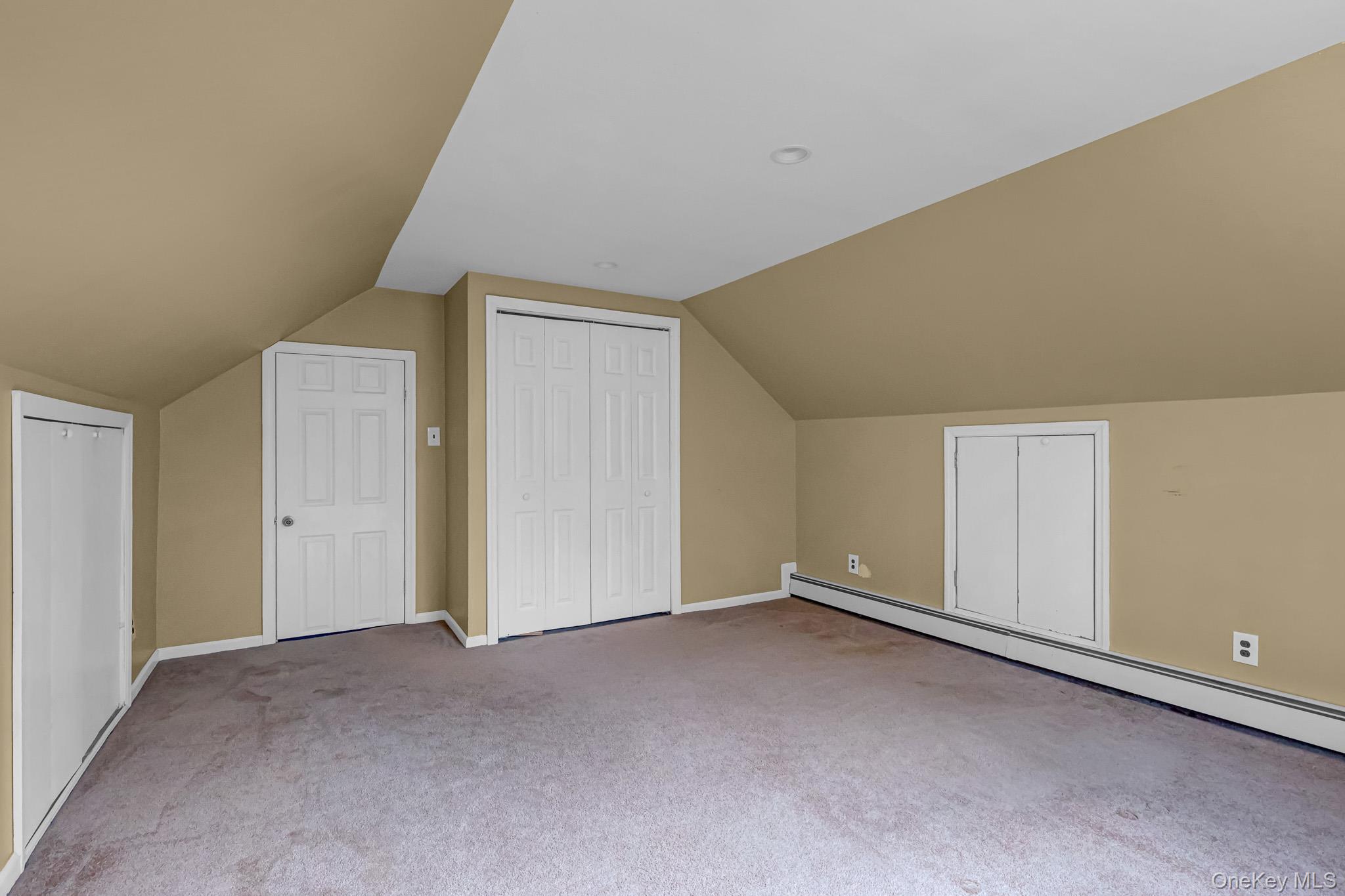 948 Simon Place – For Sale photo 32