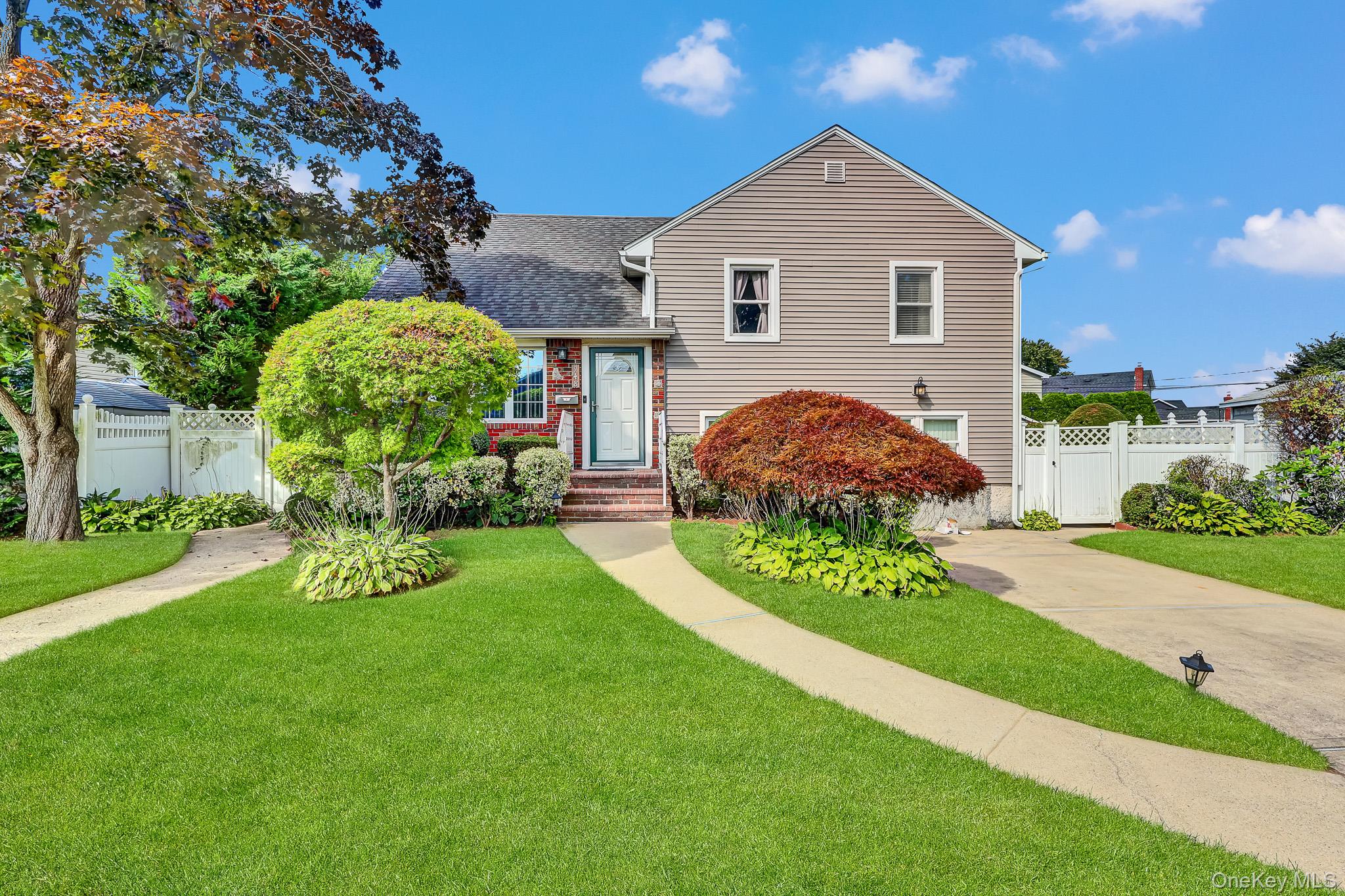 948 Simon Place – For Sale photo 6