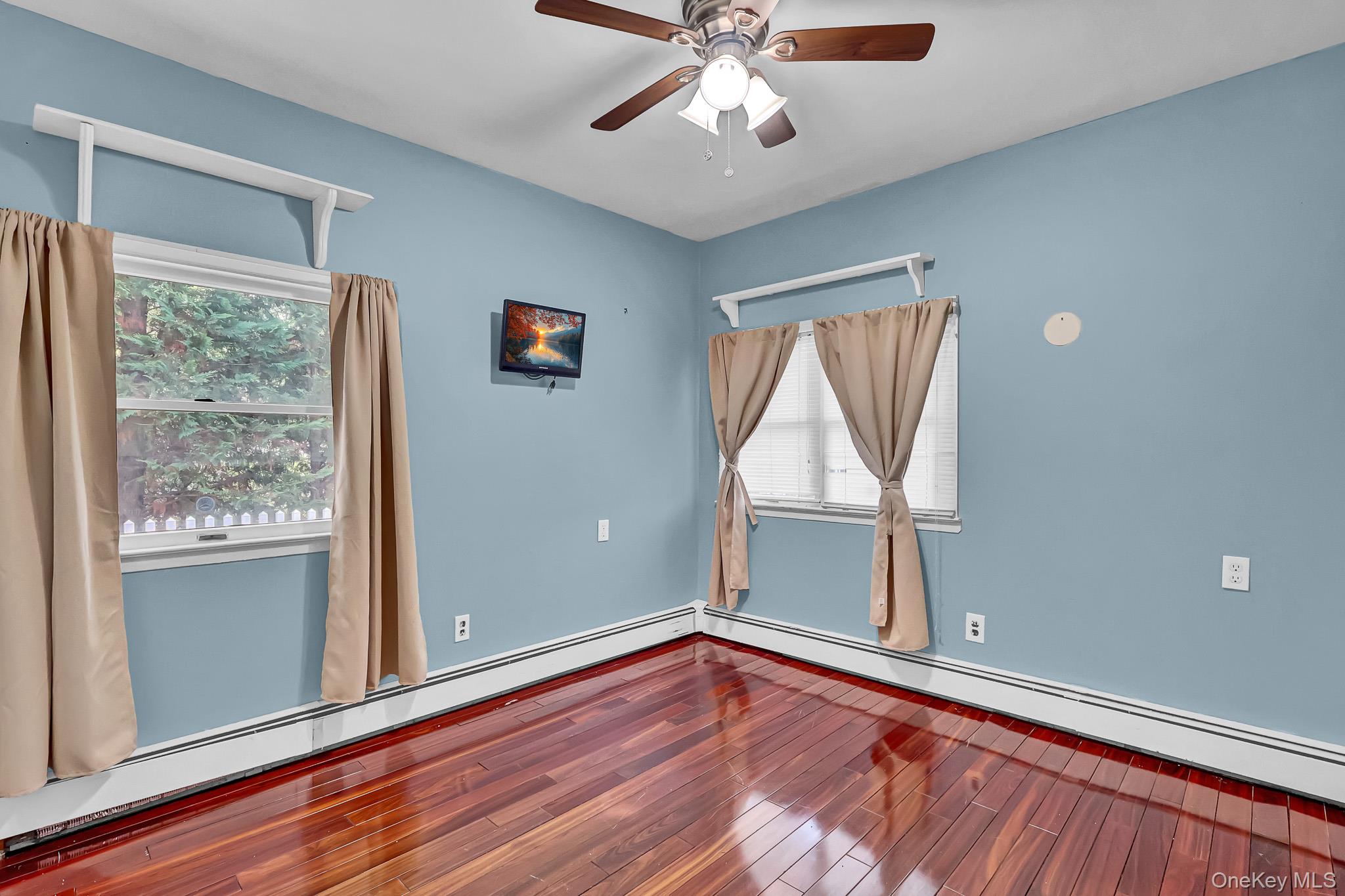 948 Simon Place – For Sale photo 22