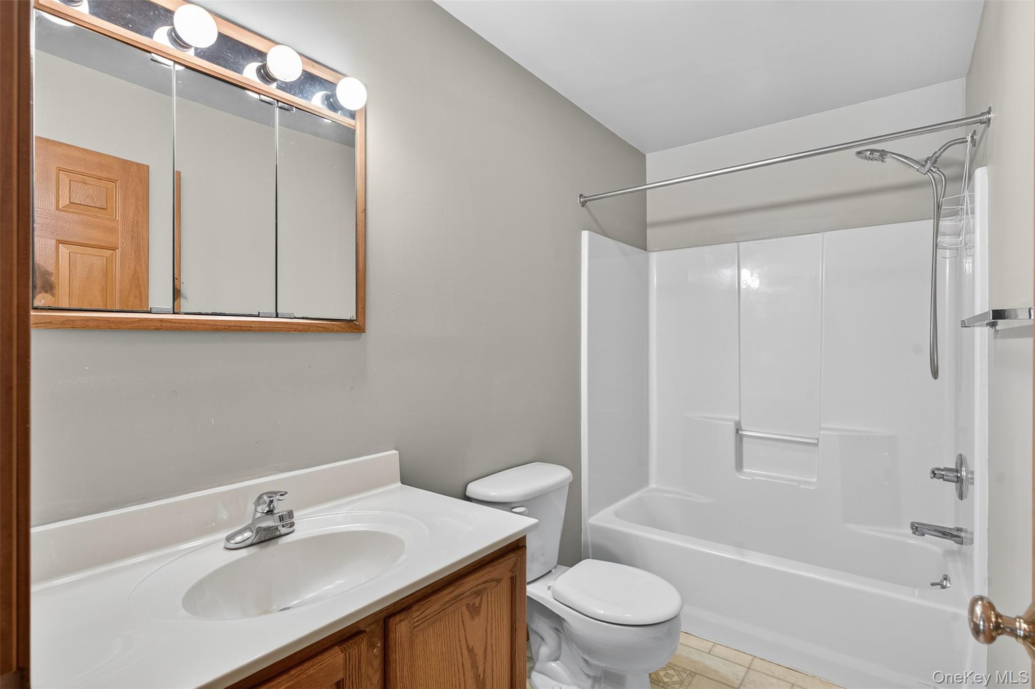 98 Black Creek Road – For Rent photo 22
