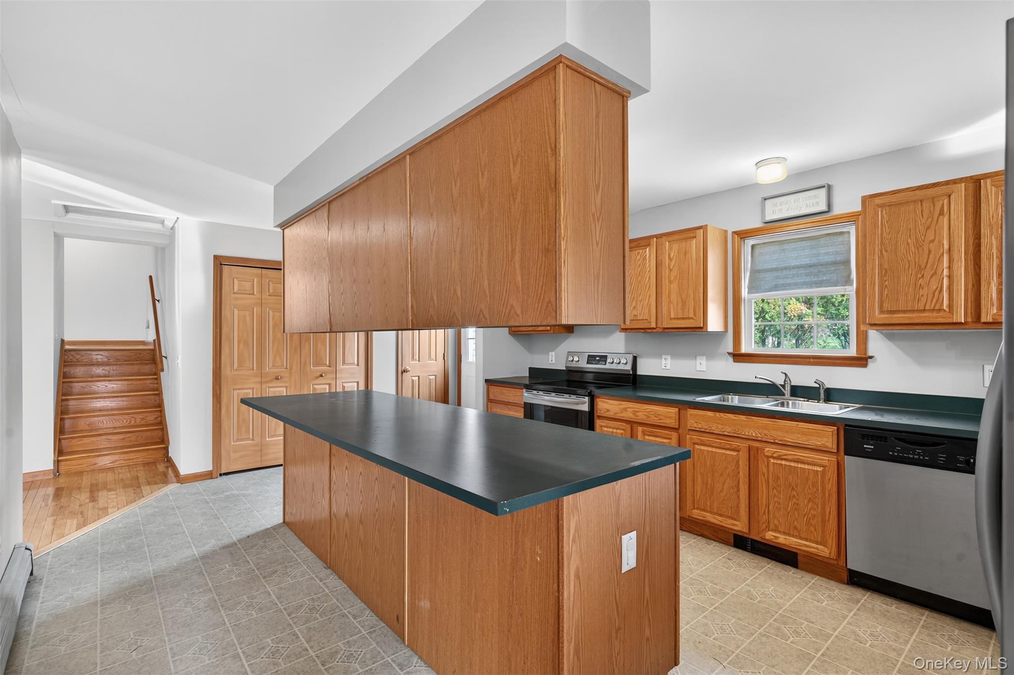 98 Black Creek Road – For Rent photo 13