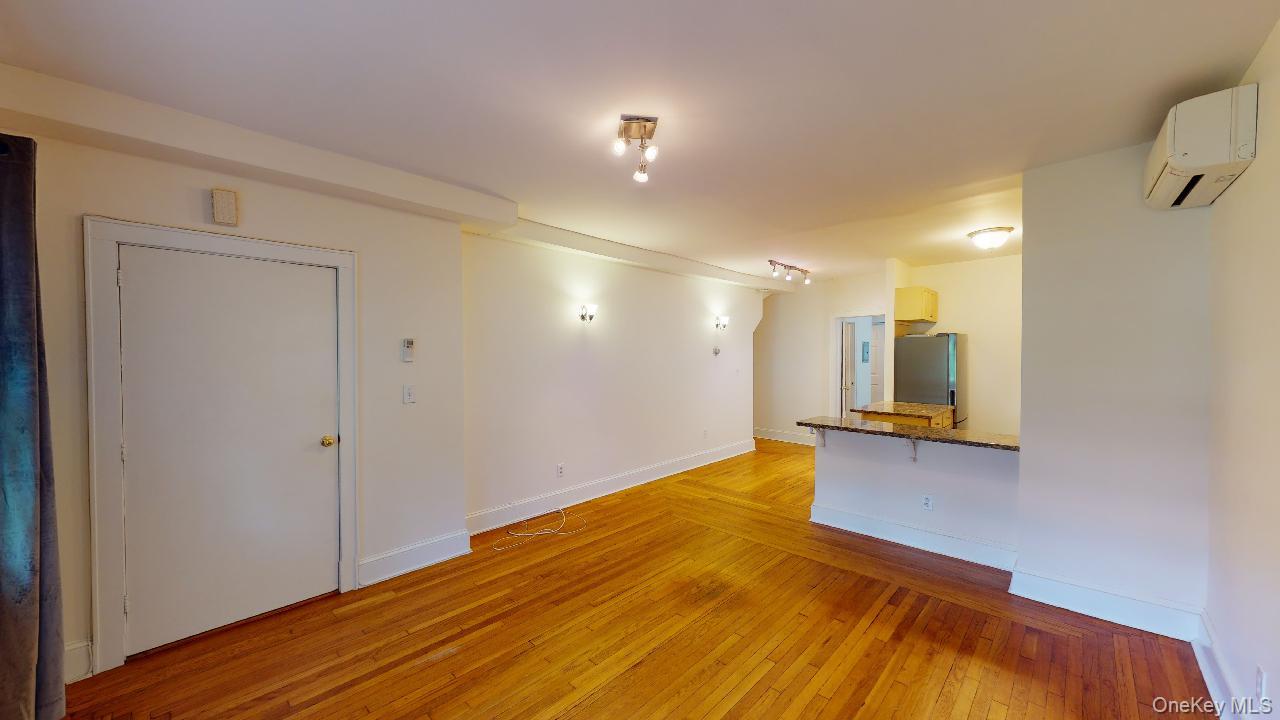 382 Burns Street, Unit 1 photo 4