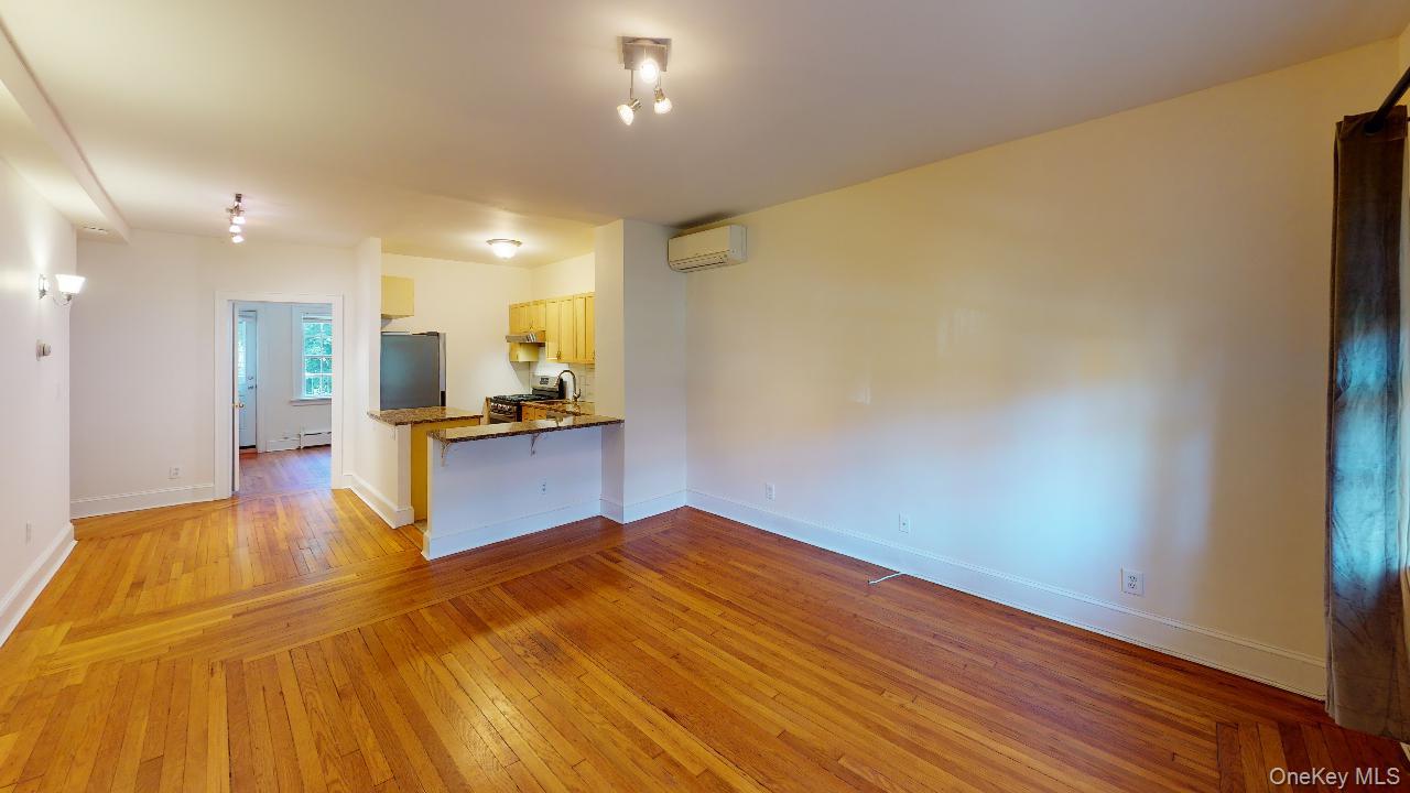 382 Burns Street, Unit 1 photo 2