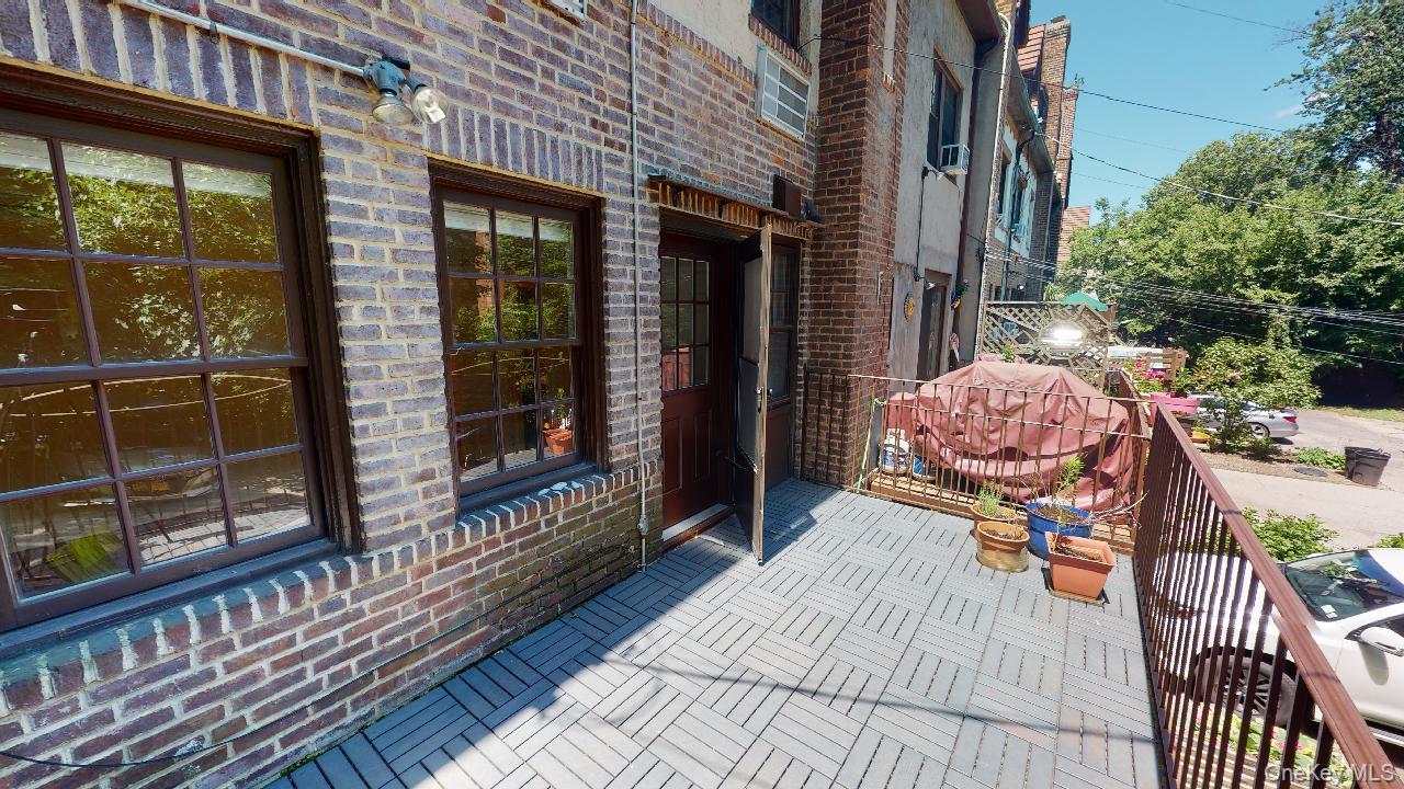 382 Burns Street, Unit 1 photo 30
