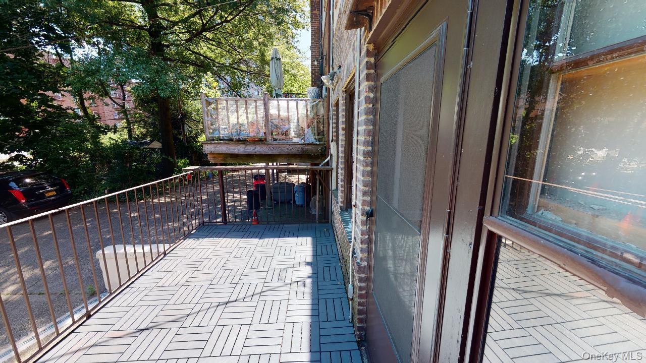 382 Burns Street, Unit 1 photo 31