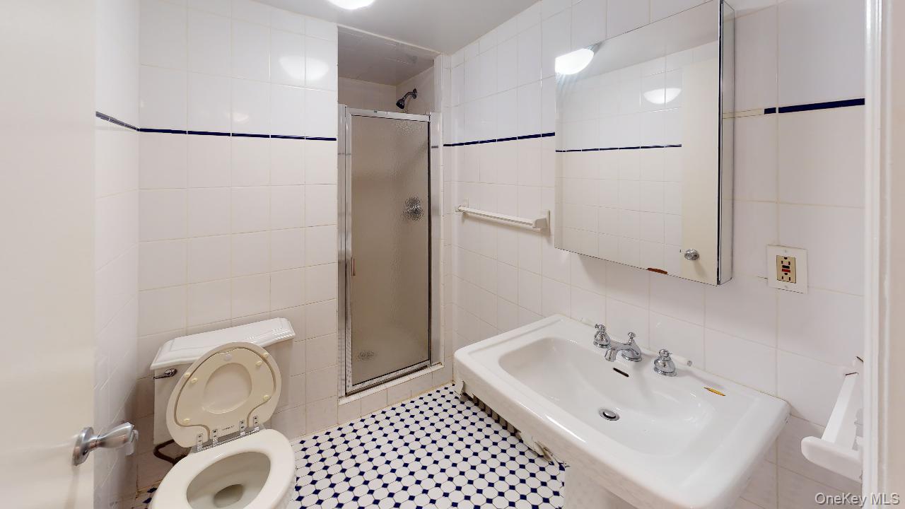 382 Burns Street, Unit 1 photo 27