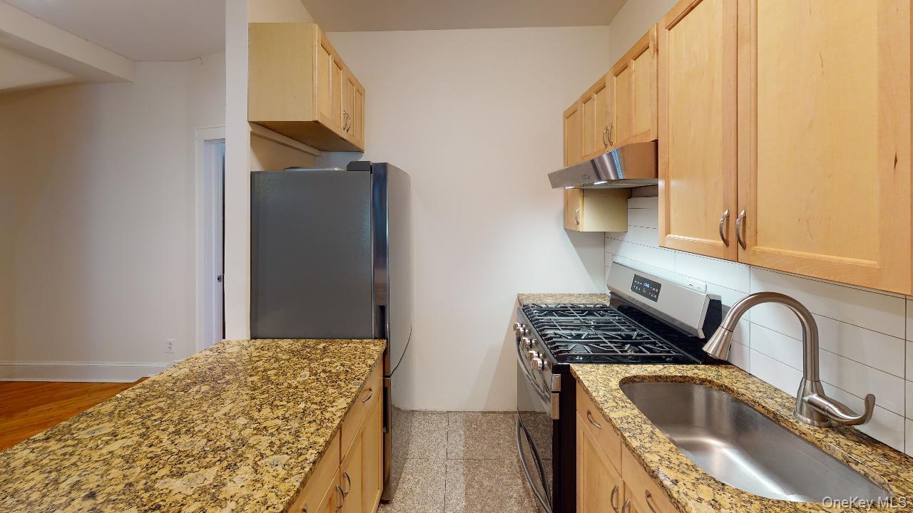 382 Burns Street, Unit 1 photo 8