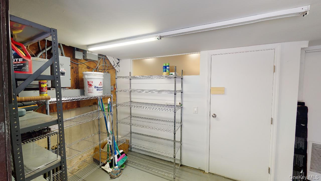 382 Burns Street, Unit 1 photo 24