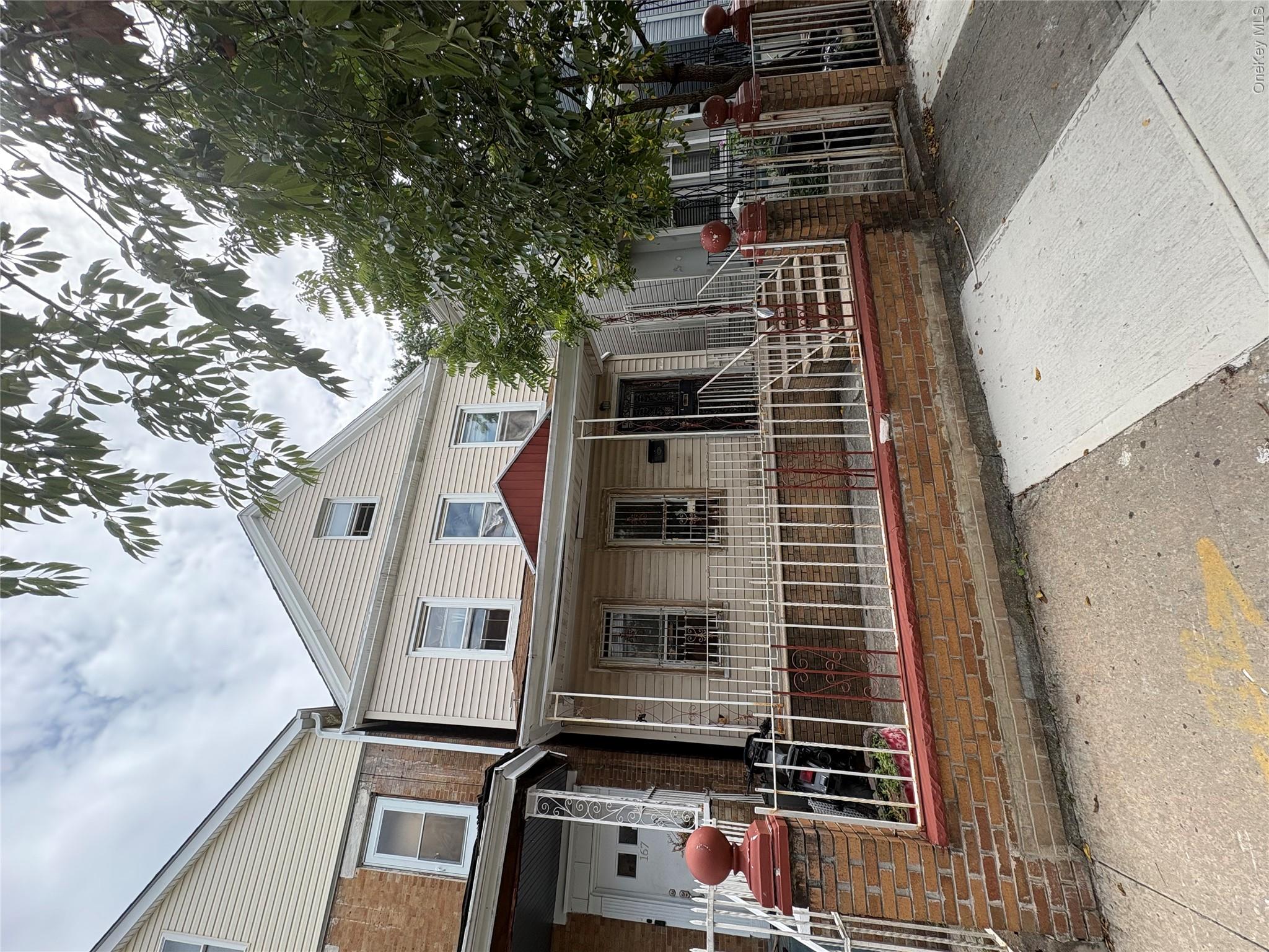 169 Warwick Street – For Sale