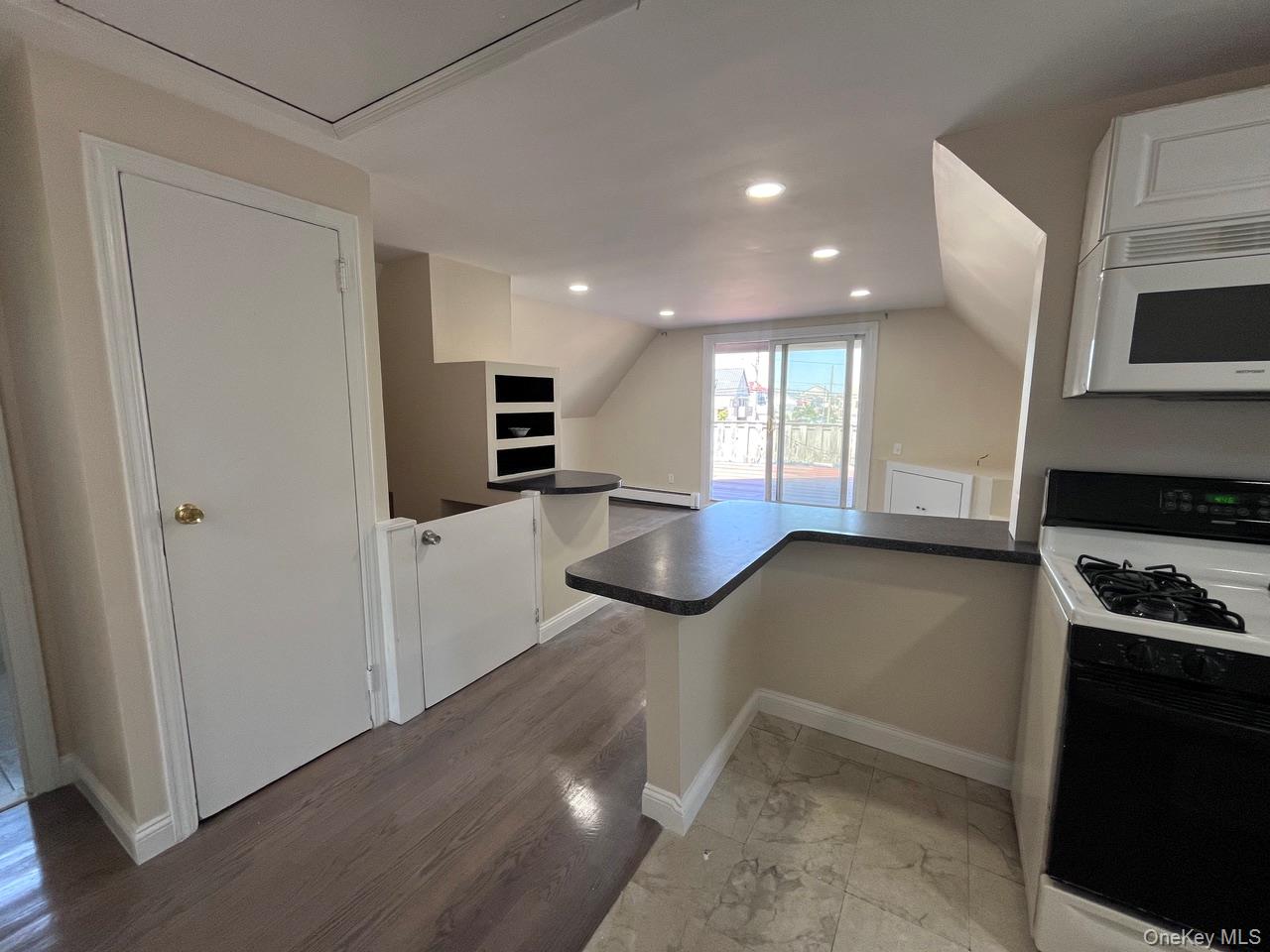 252 Lindell Boulevard – For Rent photo 3